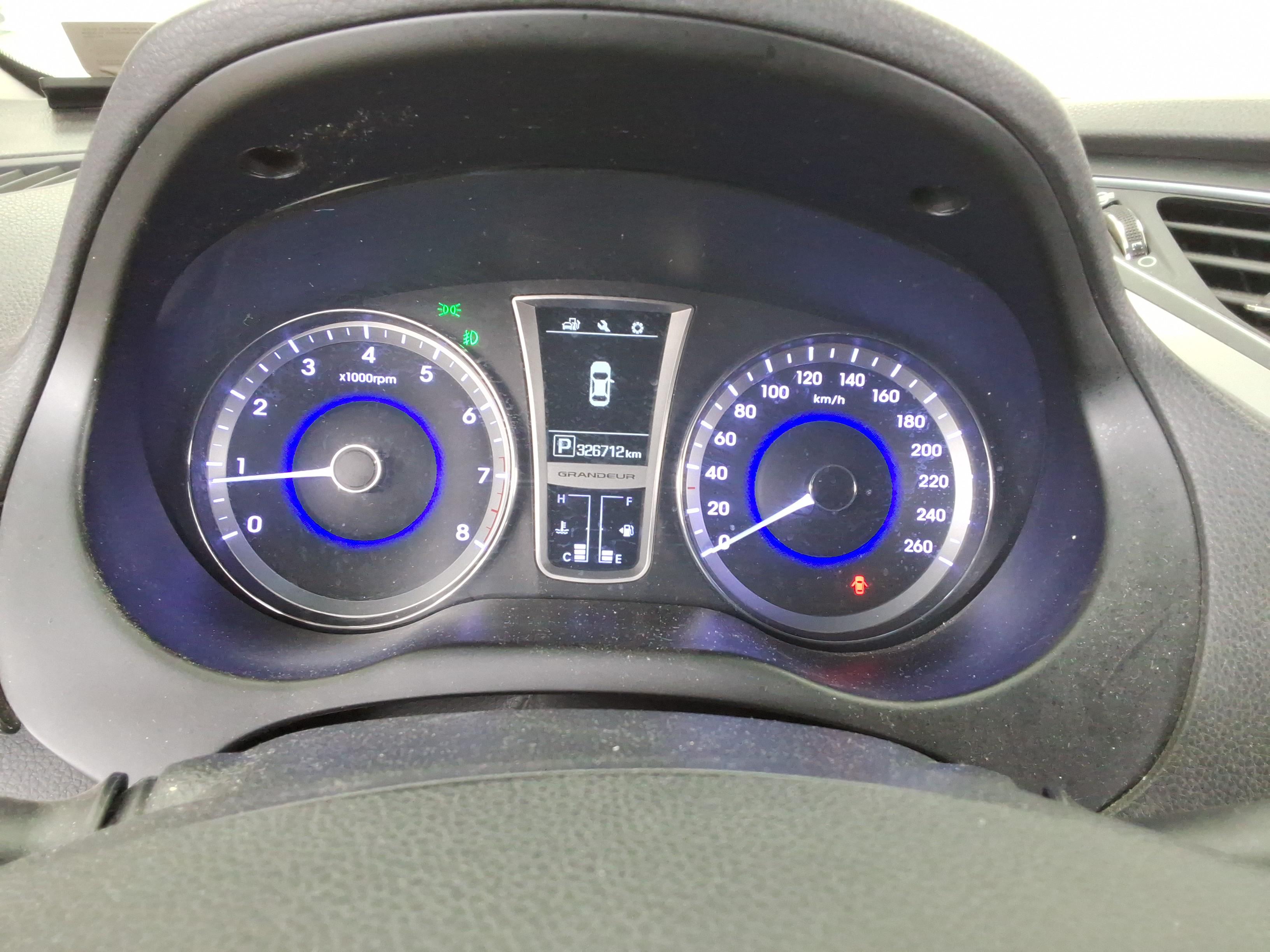 هيونداي جرانجر 2015 - صورة 9