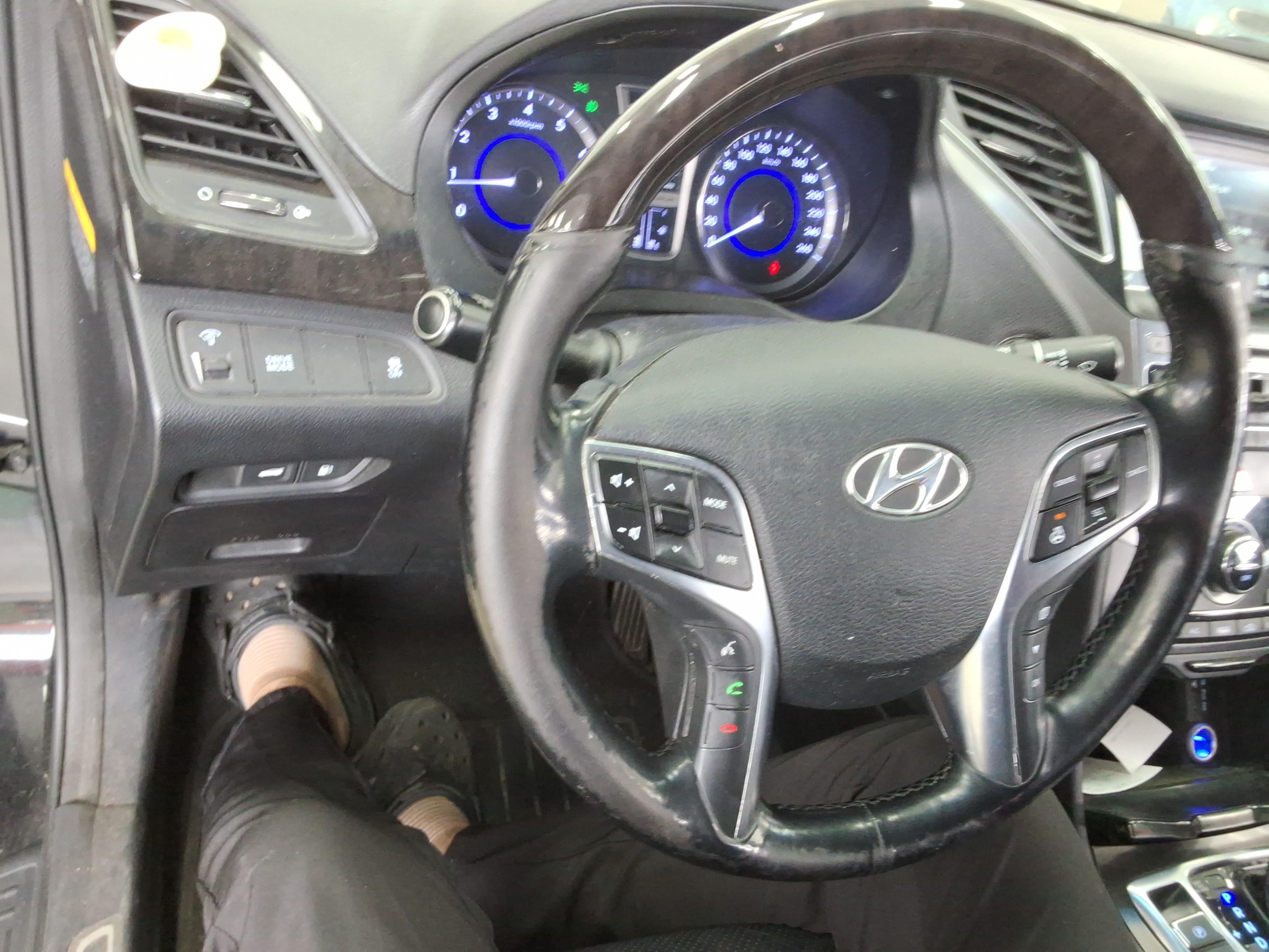 هيونداي جرانجر 2015 - صورة 17