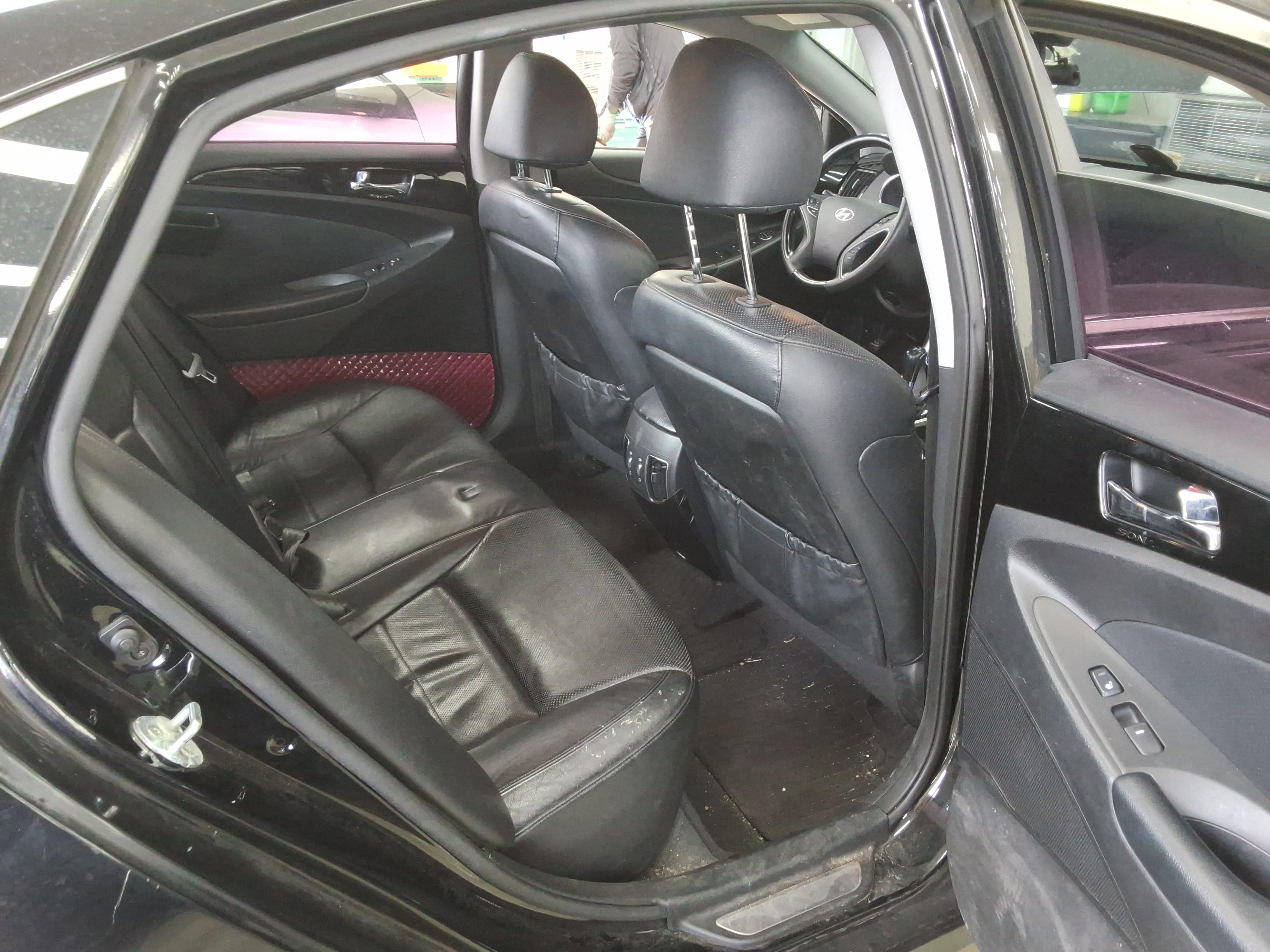 هيونداي سوناتا 2011 - صورة 13