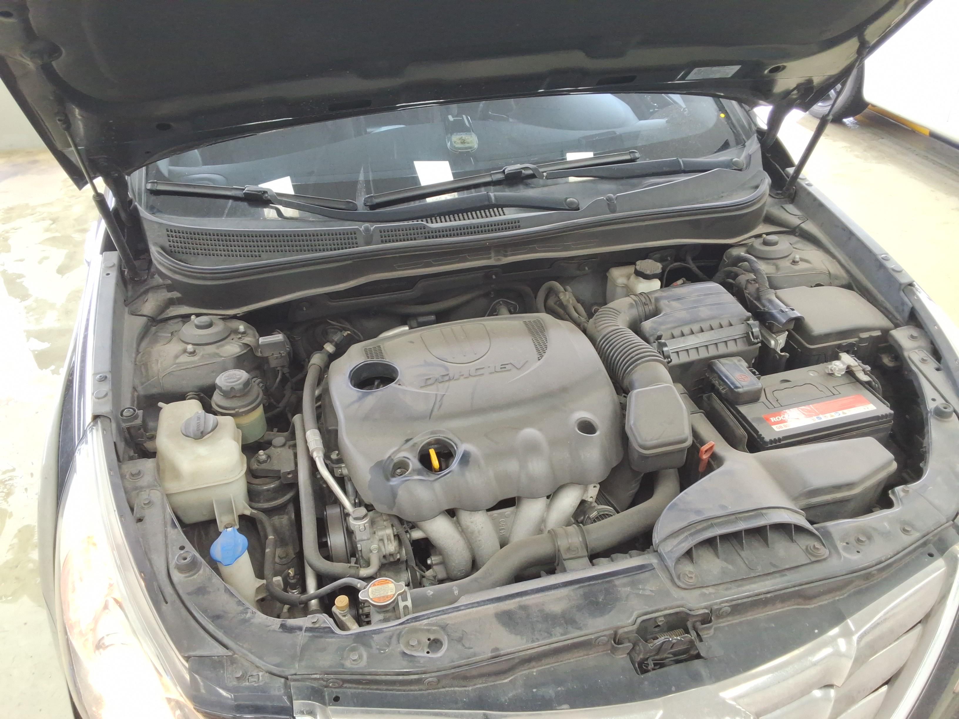 هيونداي سوناتا 2011 - صورة 16