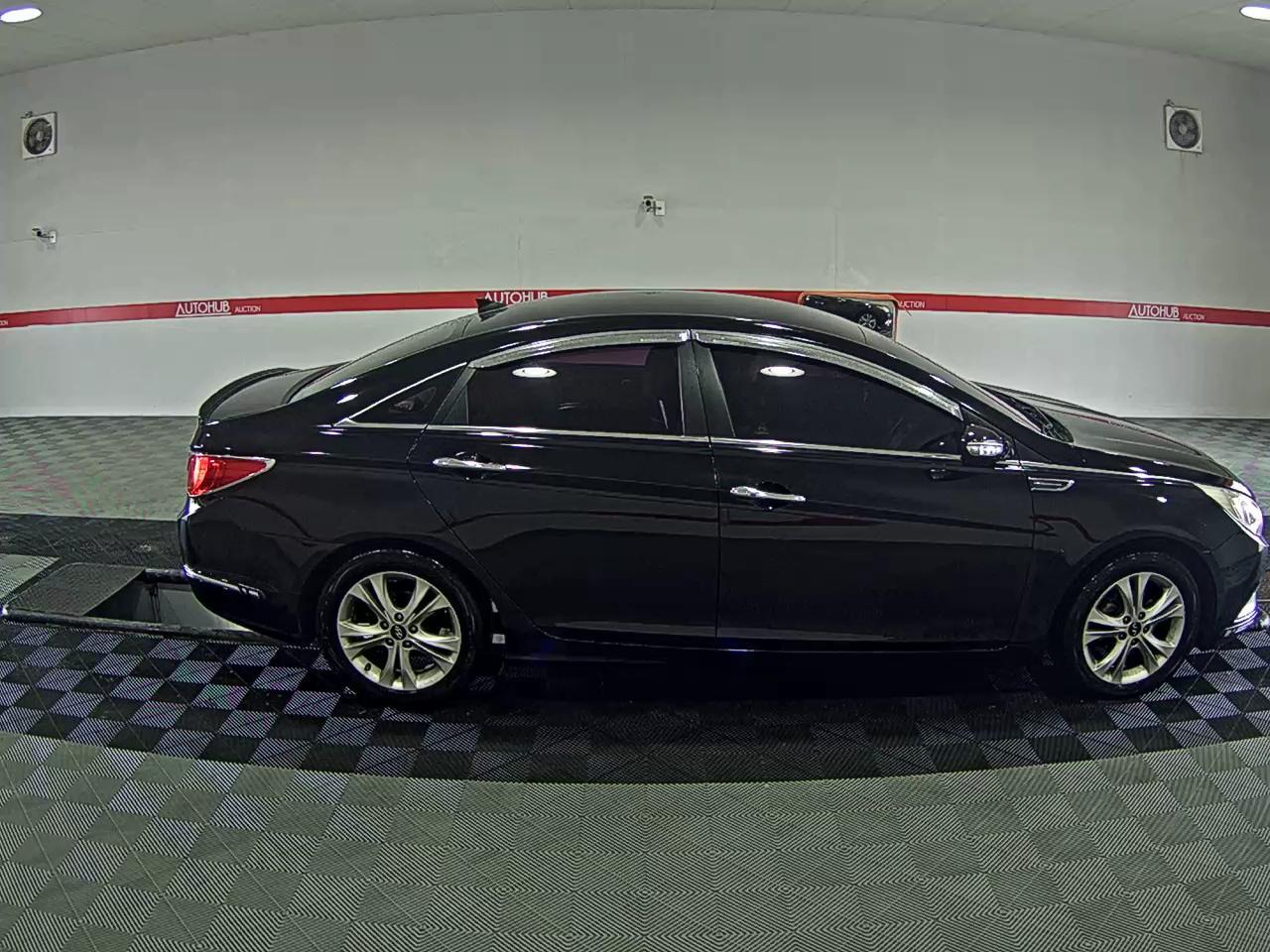 هيونداي سوناتا 2011 - صورة 3