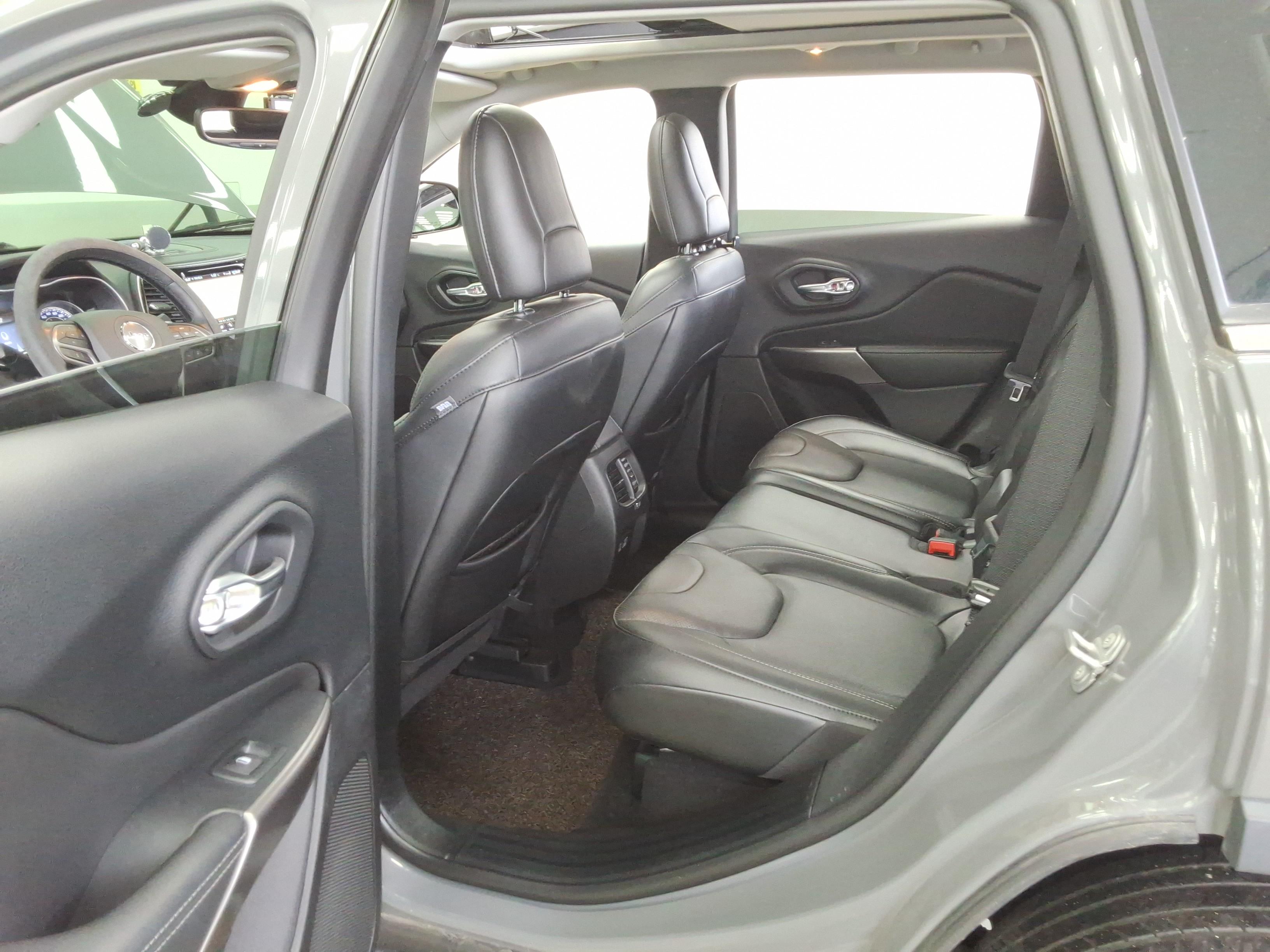 جيب شيروكي 2021 - صورة 10