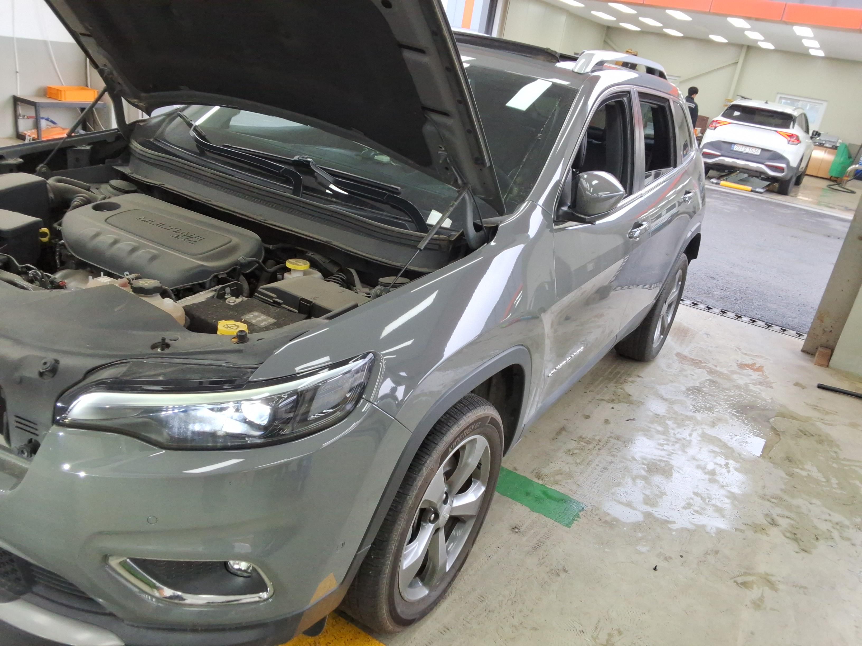 جيب شيروكي 2021 - صورة 21