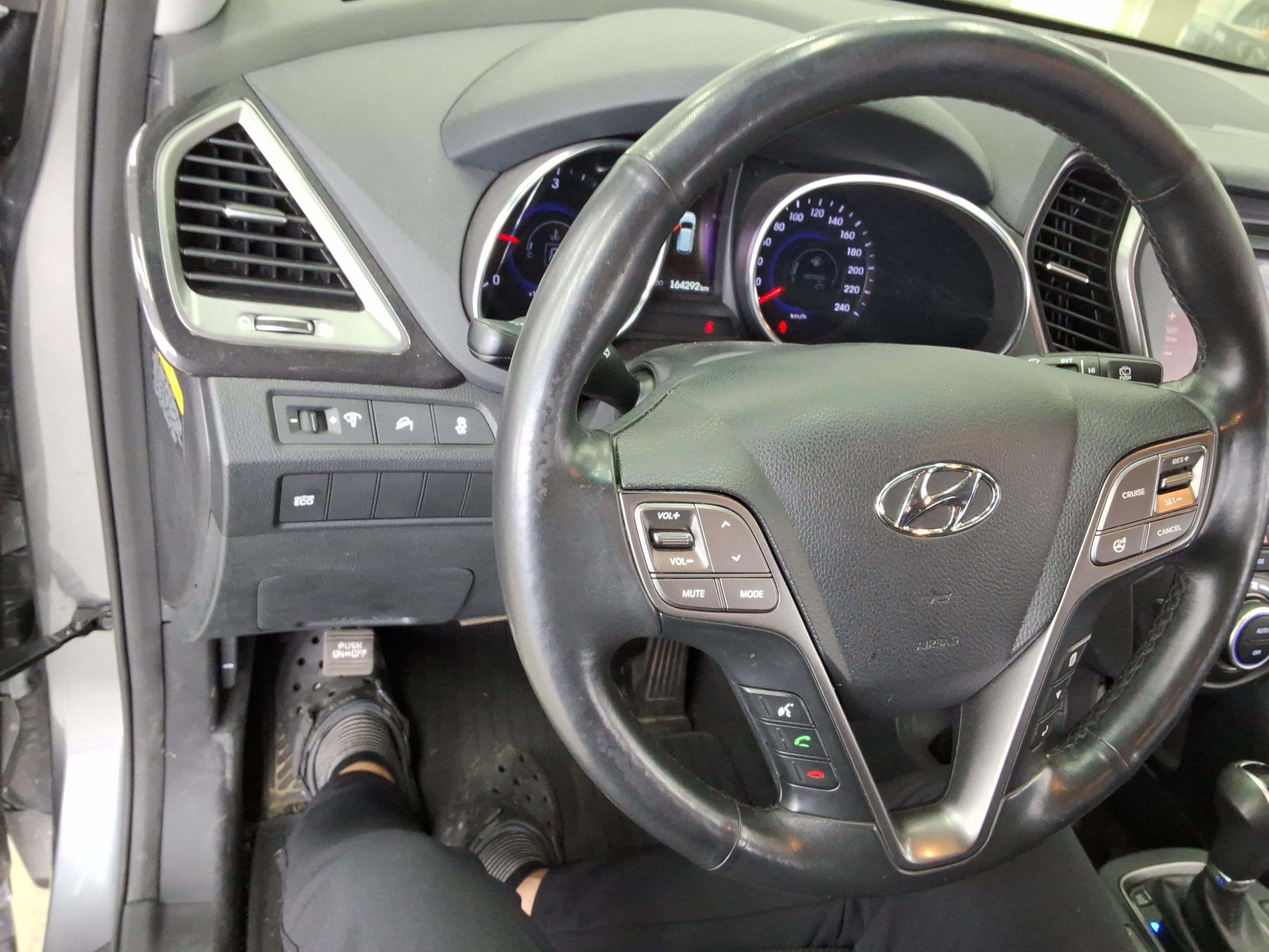 هيونداي سانتافي 2015 - صورة 17