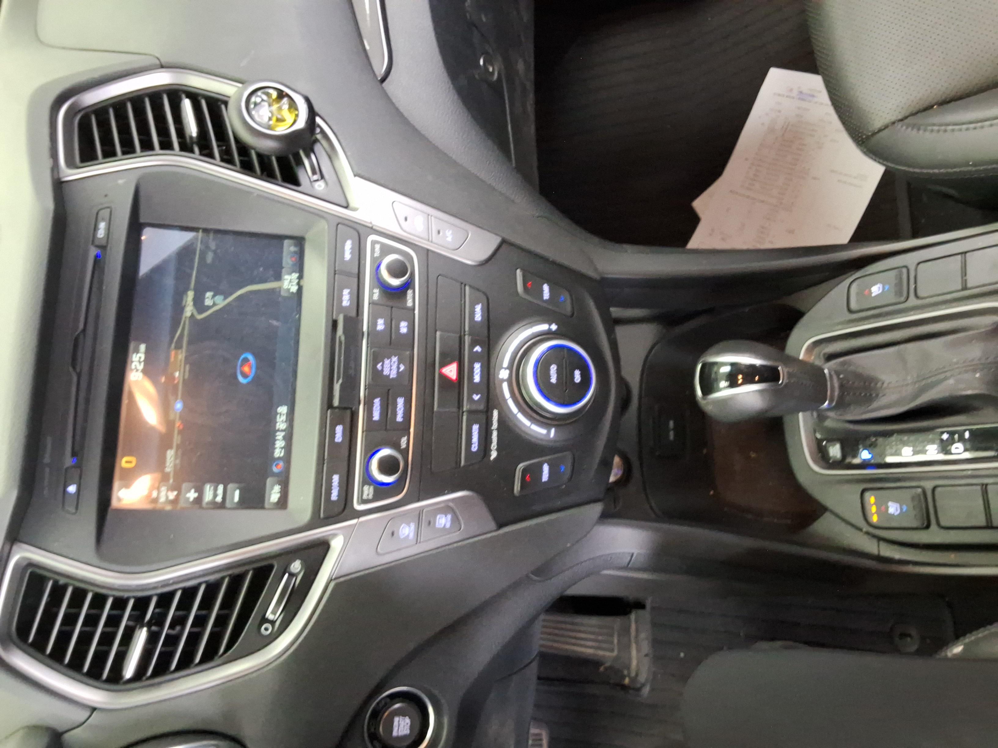 هيونداي سانتافي 2015 - صورة 18