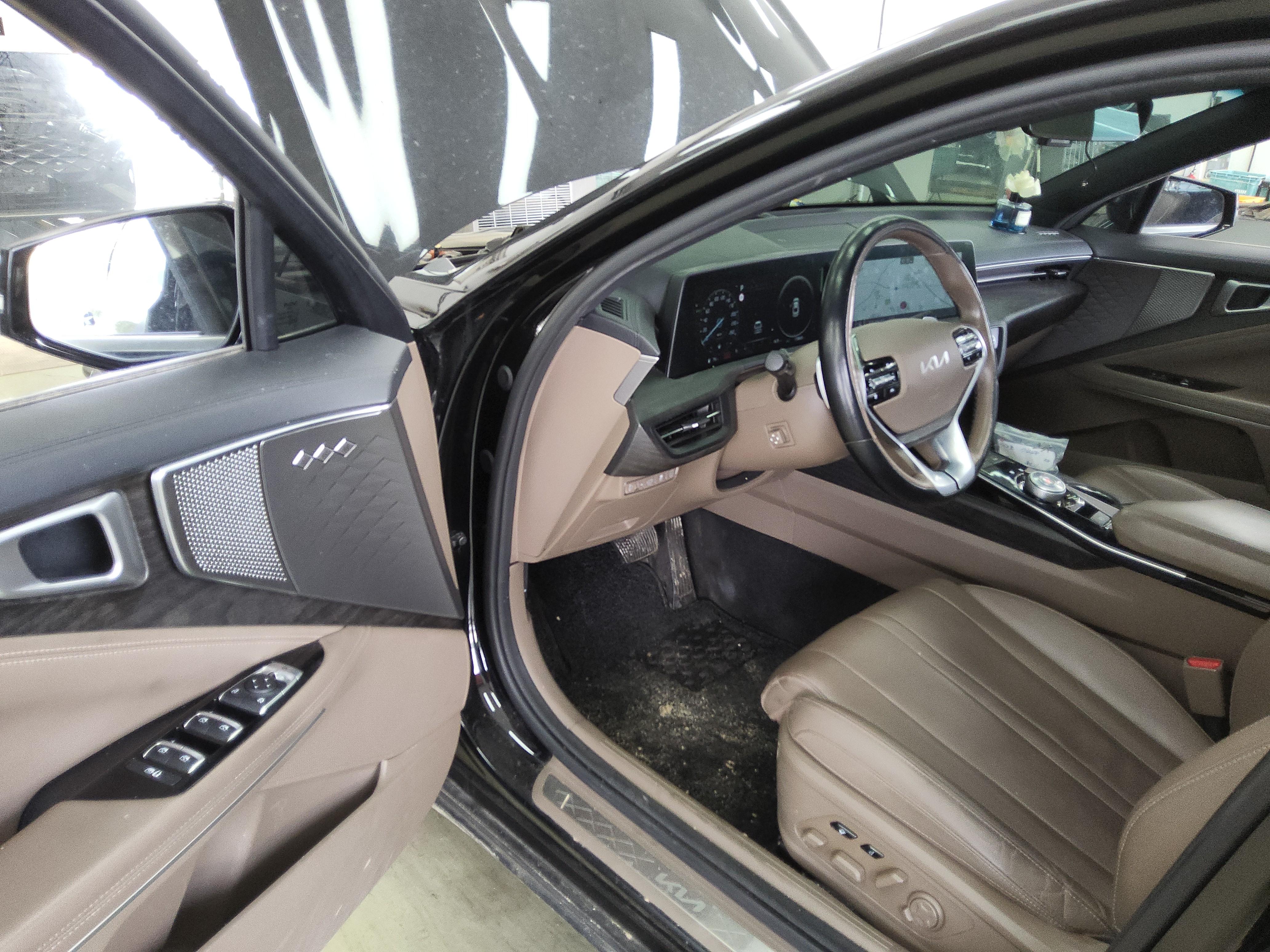 كيا K8 2022 - صورة 10