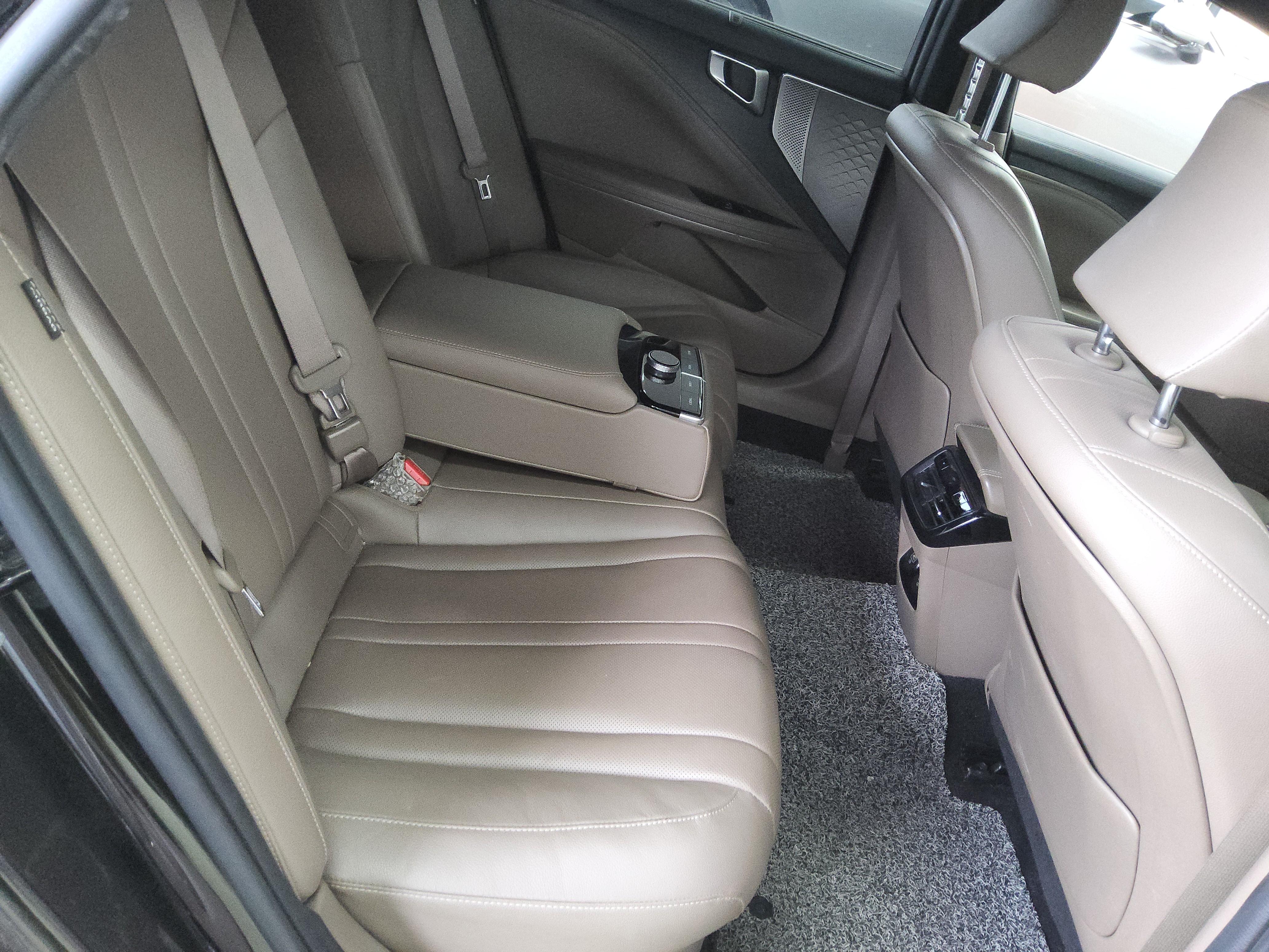 كيا K8 2022 - صورة 13