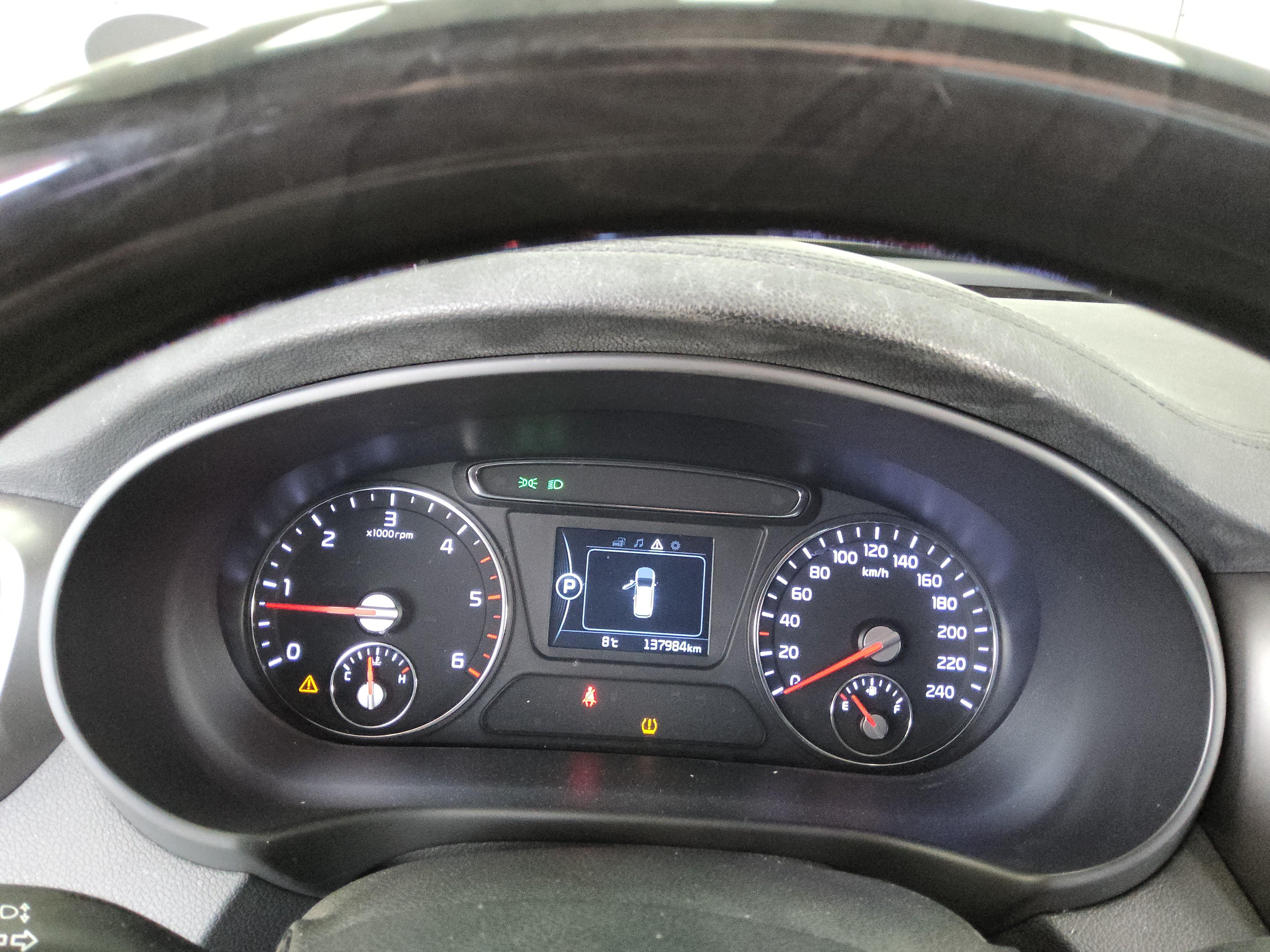 كيا سورينتو 2015 - صورة 9