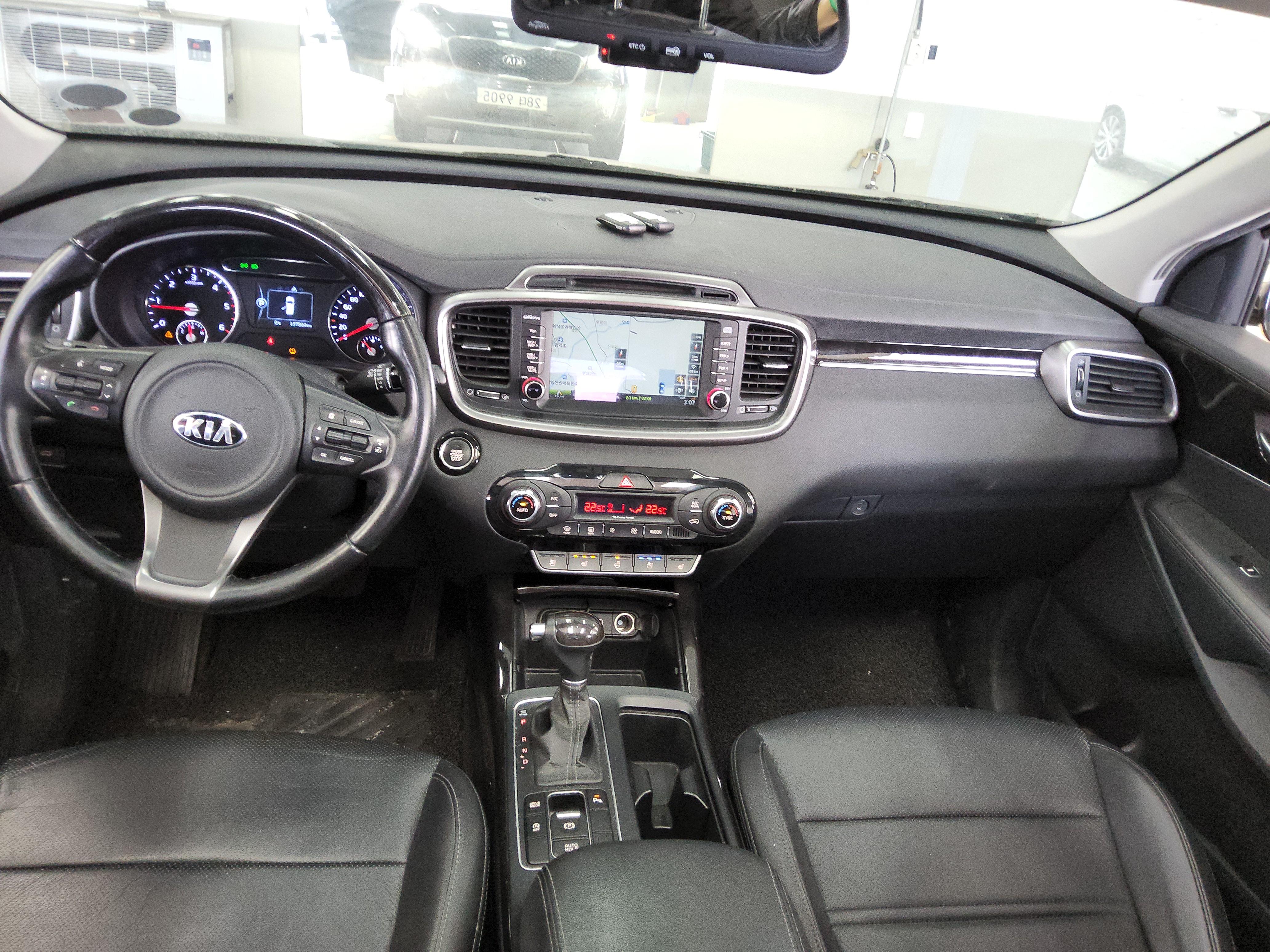 كيا سورينتو 2015 - صورة 11