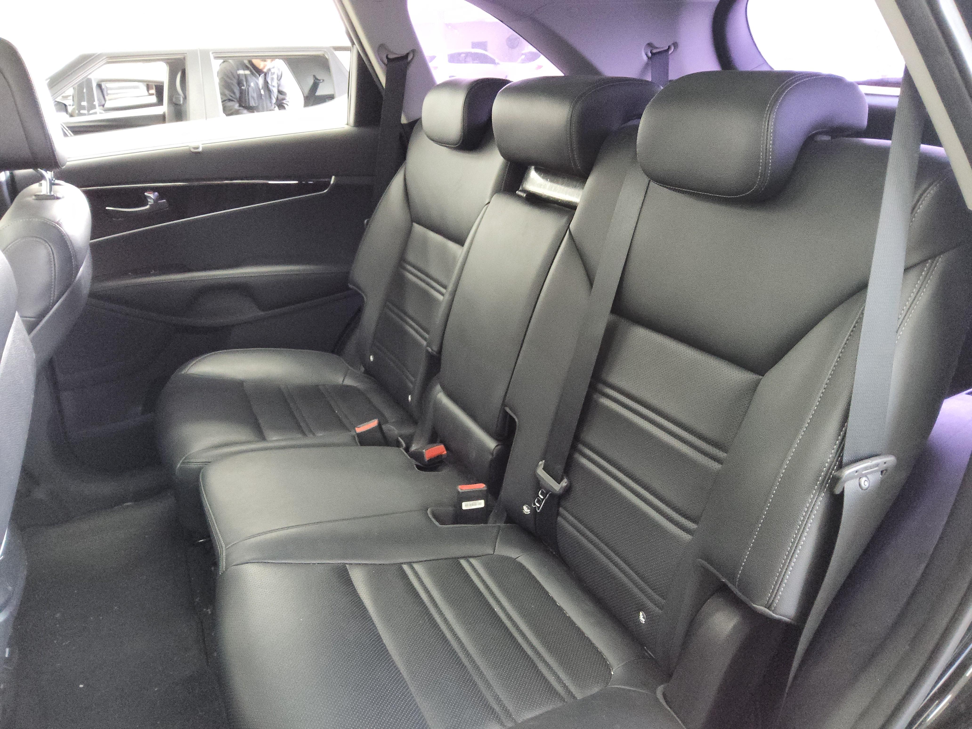 كيا سورينتو 2015 - صورة 12