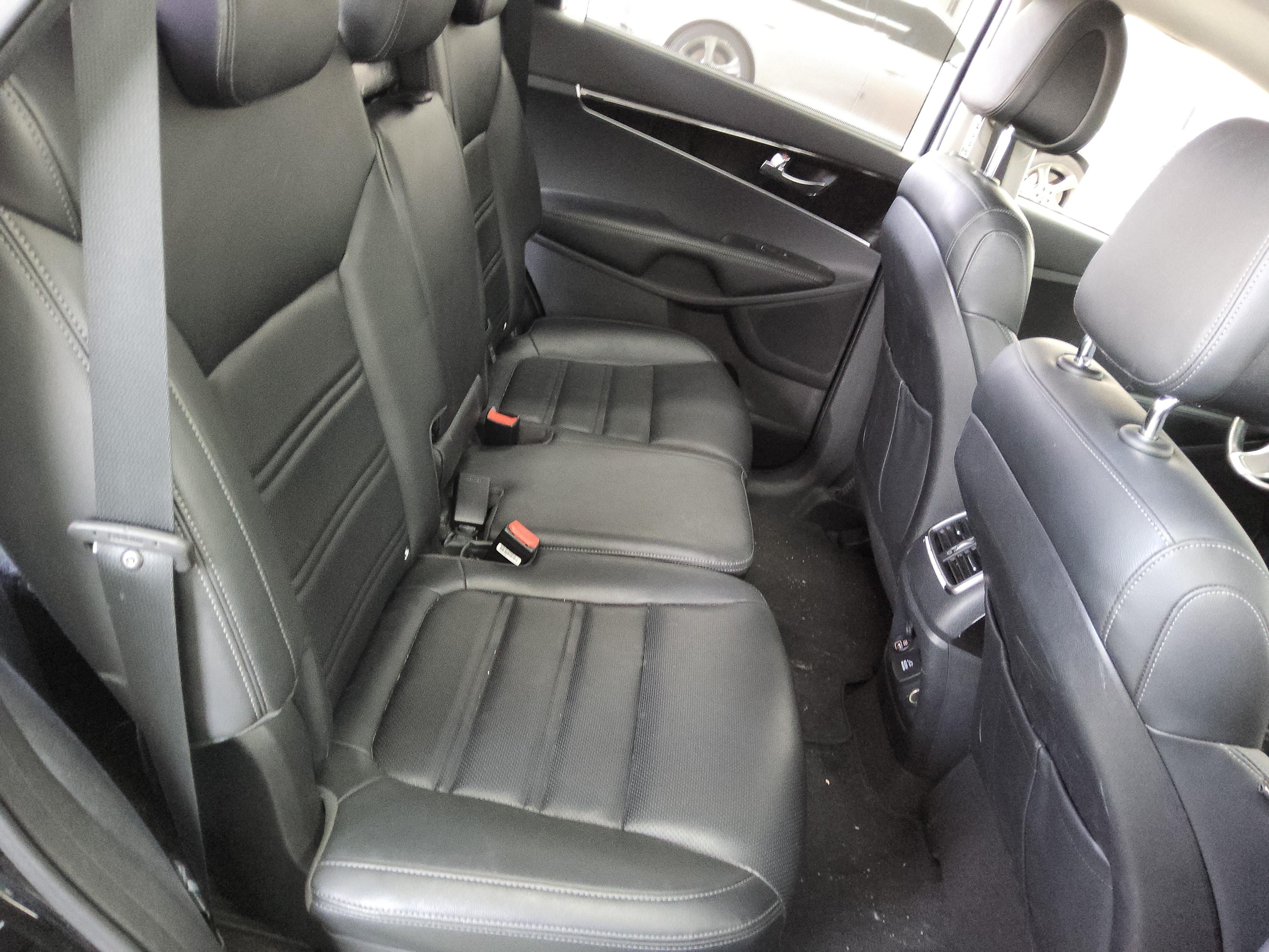 كيا سورينتو 2015 - صورة 13