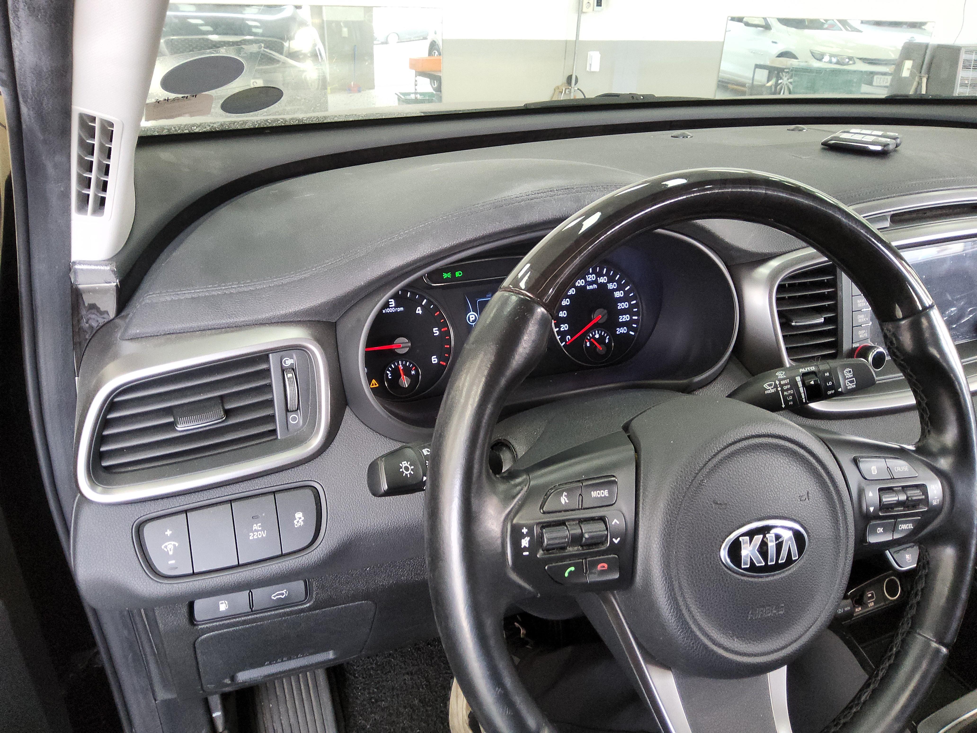 كيا سورينتو 2015 - صورة 17