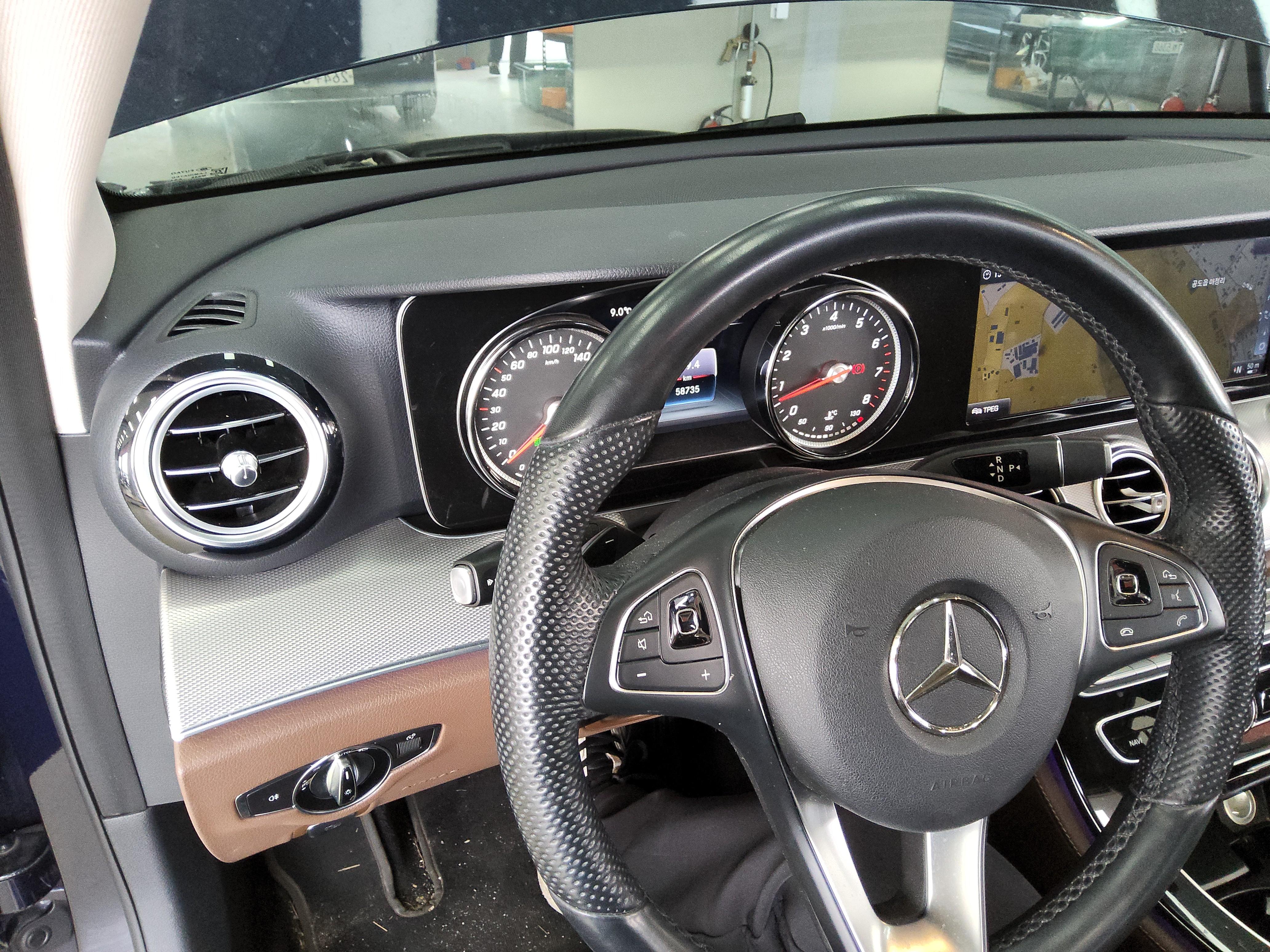 مرسيدس بنز إي كلاس 2018 - صورة 17