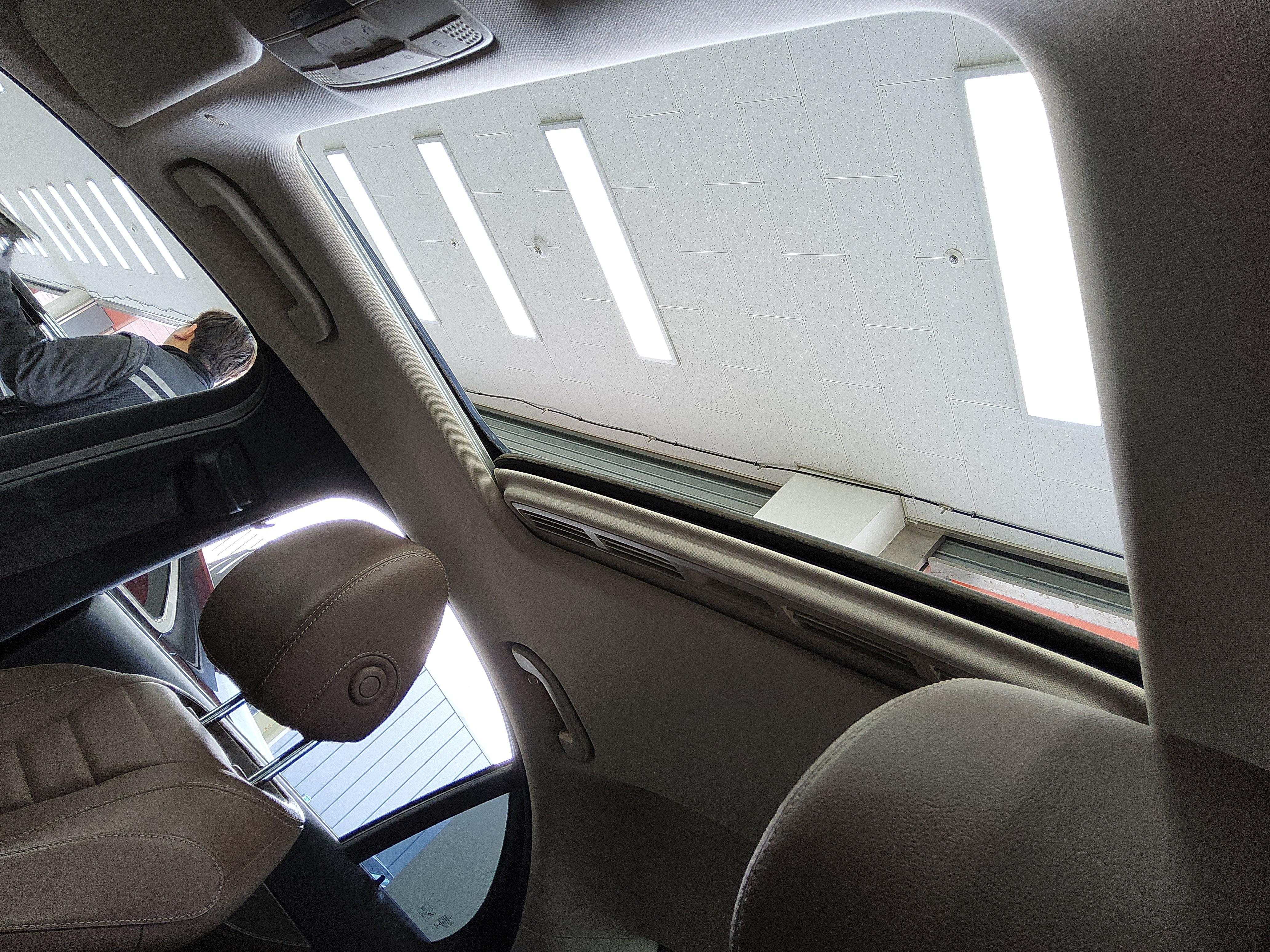 مرسيدس بنز إي كلاس 2018 - صورة 20