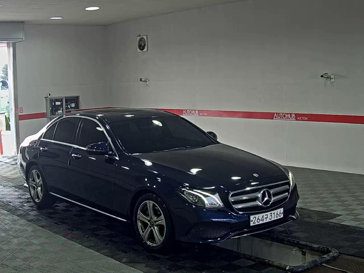 مرسيدس بنز إي كلاس 2018 - صورة 2