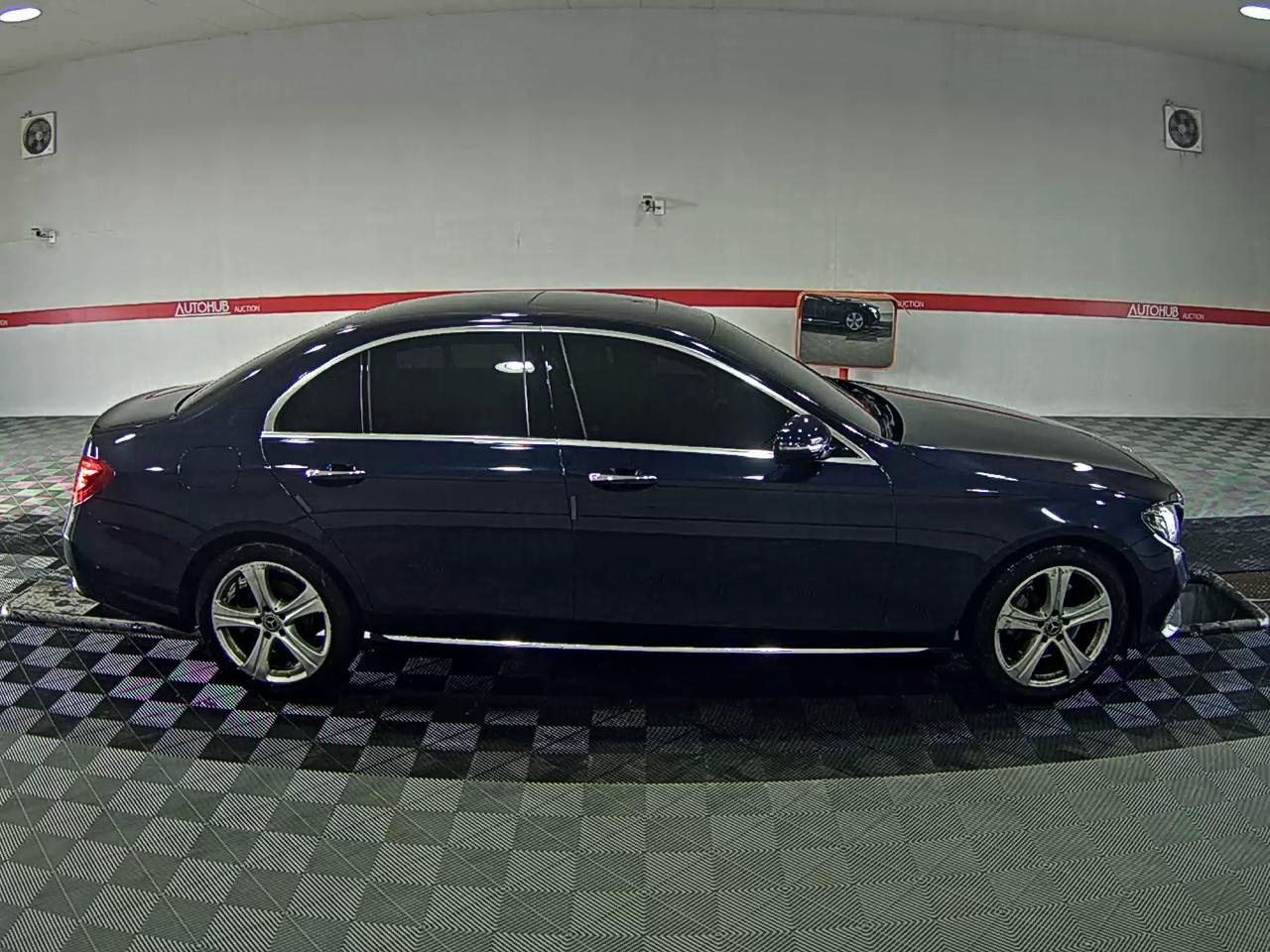 مرسيدس بنز إي كلاس 2018 - صورة 3