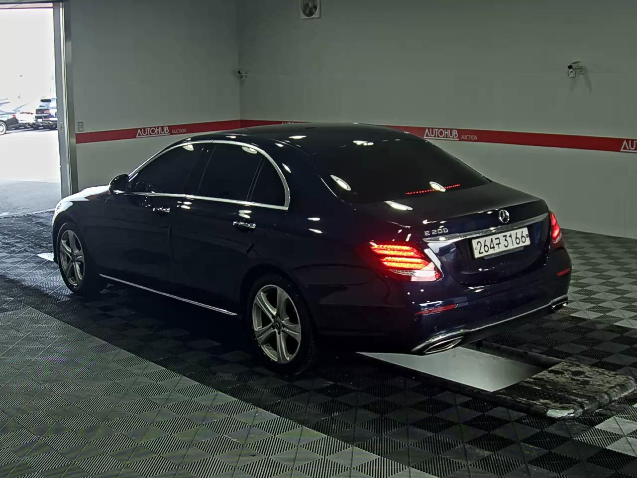 مرسيدس بنز إي كلاس 2018 - صورة 5