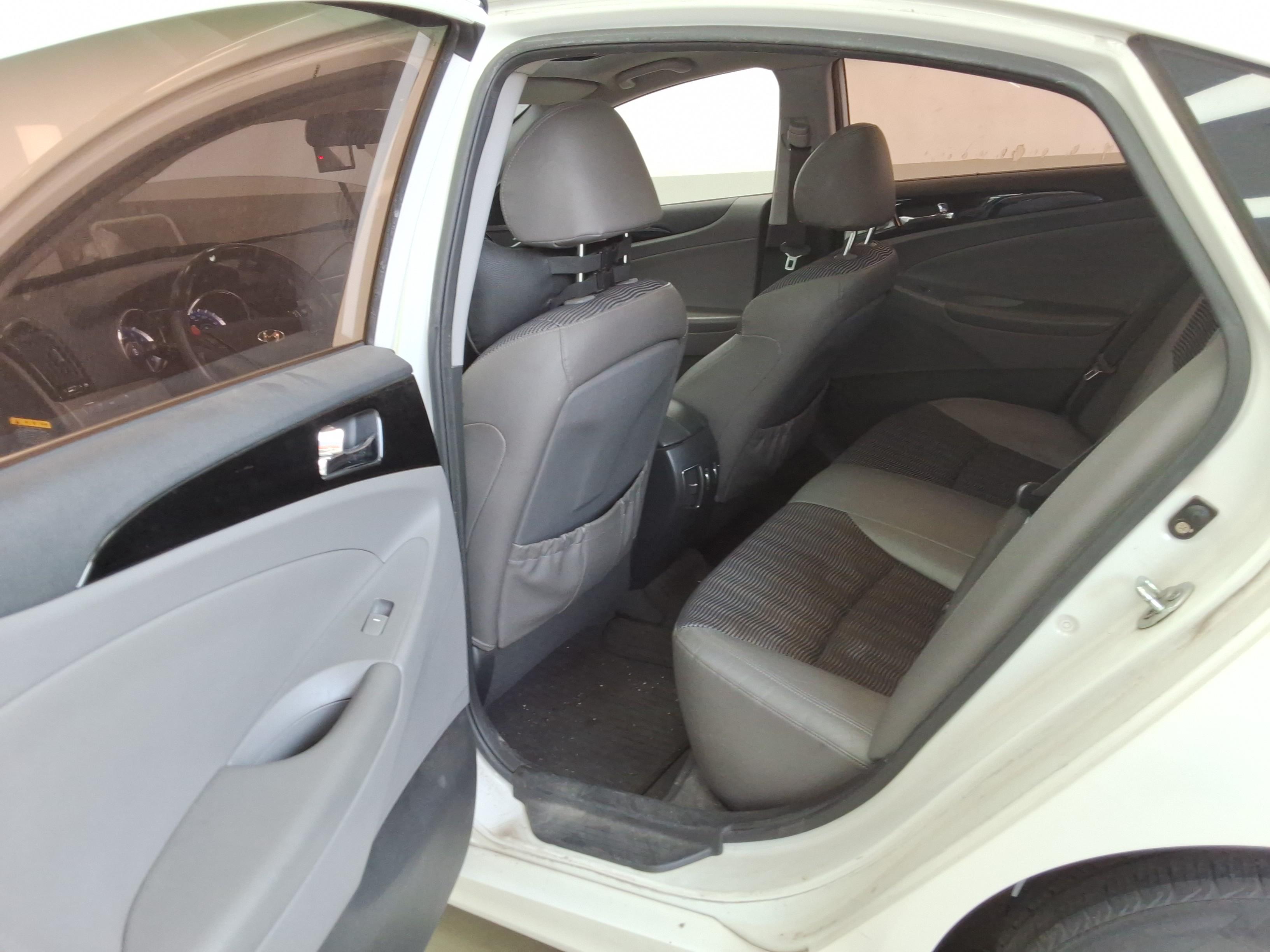 هيونداي سوناتا 2011 - صورة 10