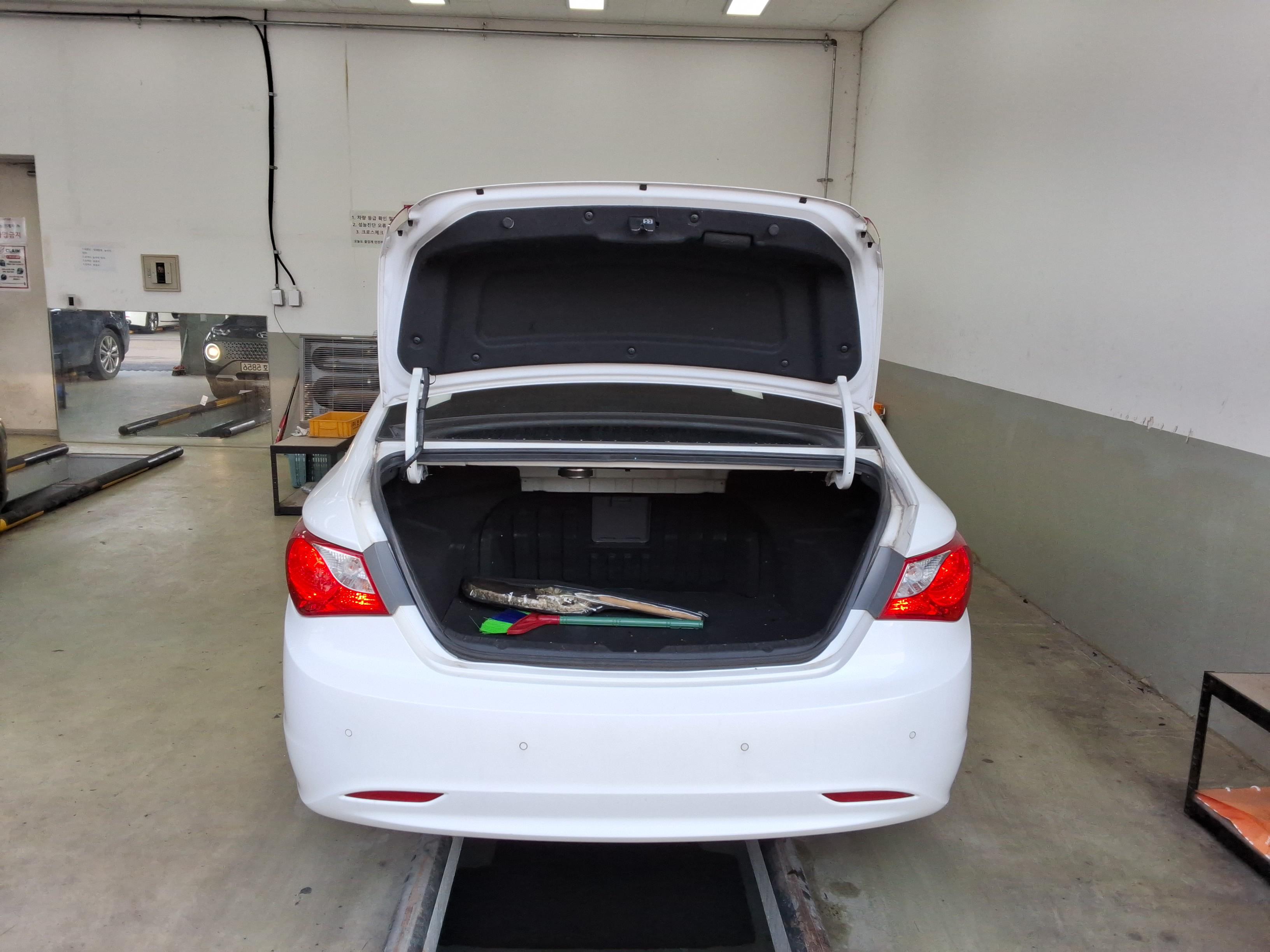 هيونداي سوناتا 2011 - صورة 14