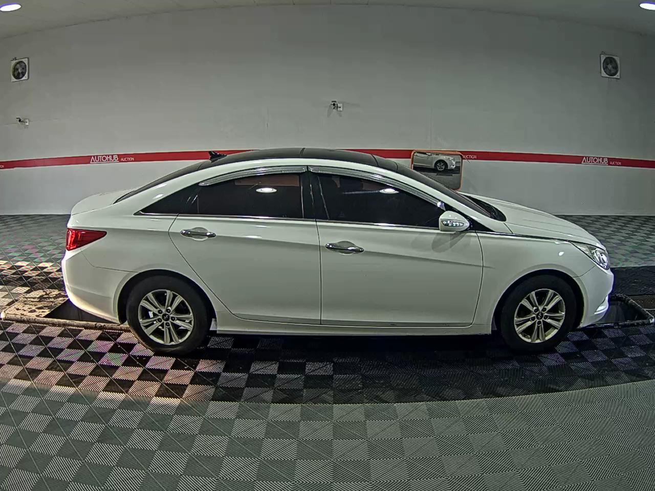 هيونداي سوناتا 2011 - صورة 3