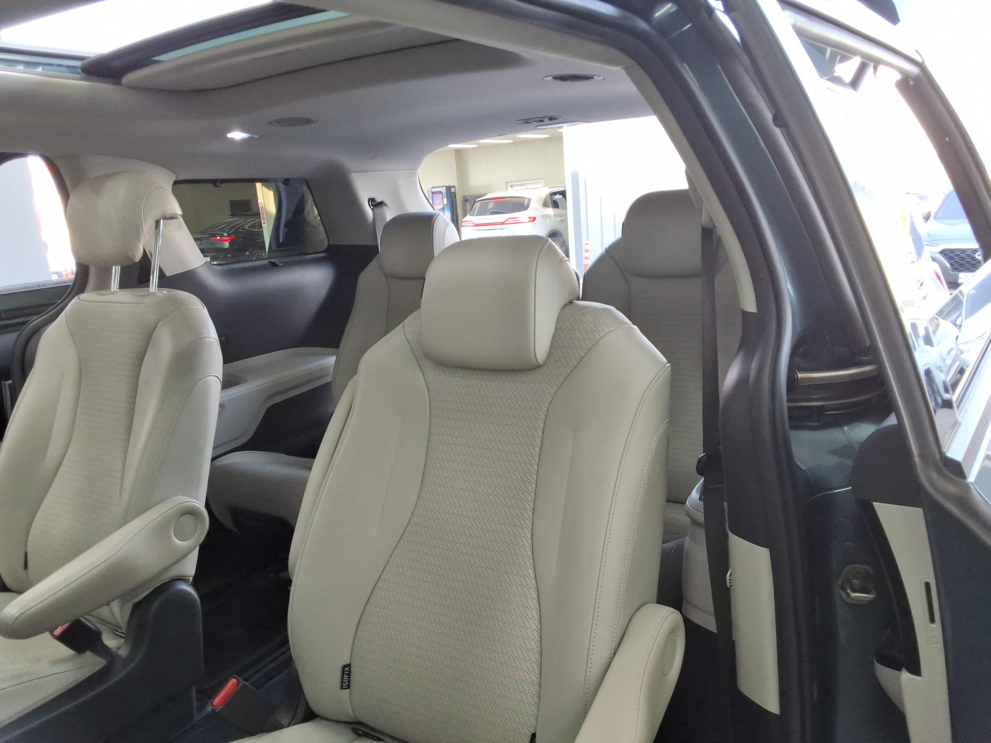 كيا كارنيفال 2021 - صورة 12