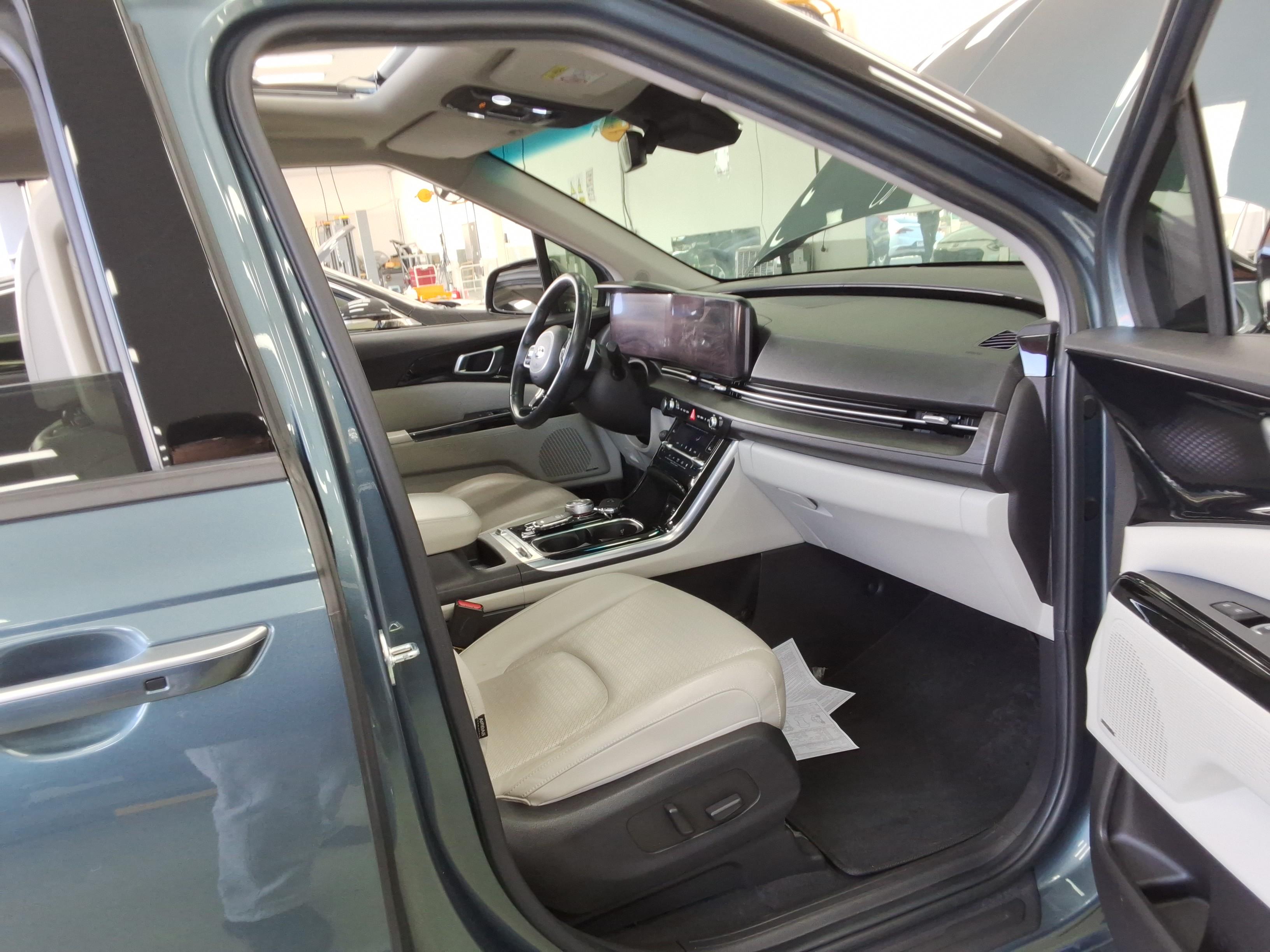 كيا كارنيفال 2021 - صورة 14