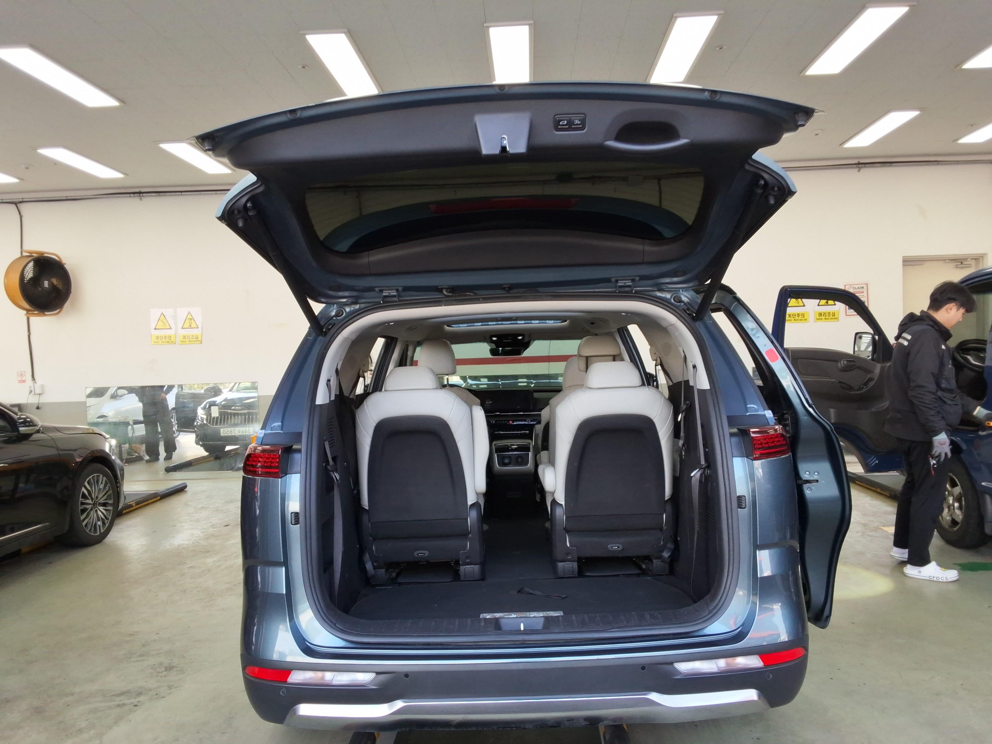 كيا كارنيفال 2021 - صورة 15