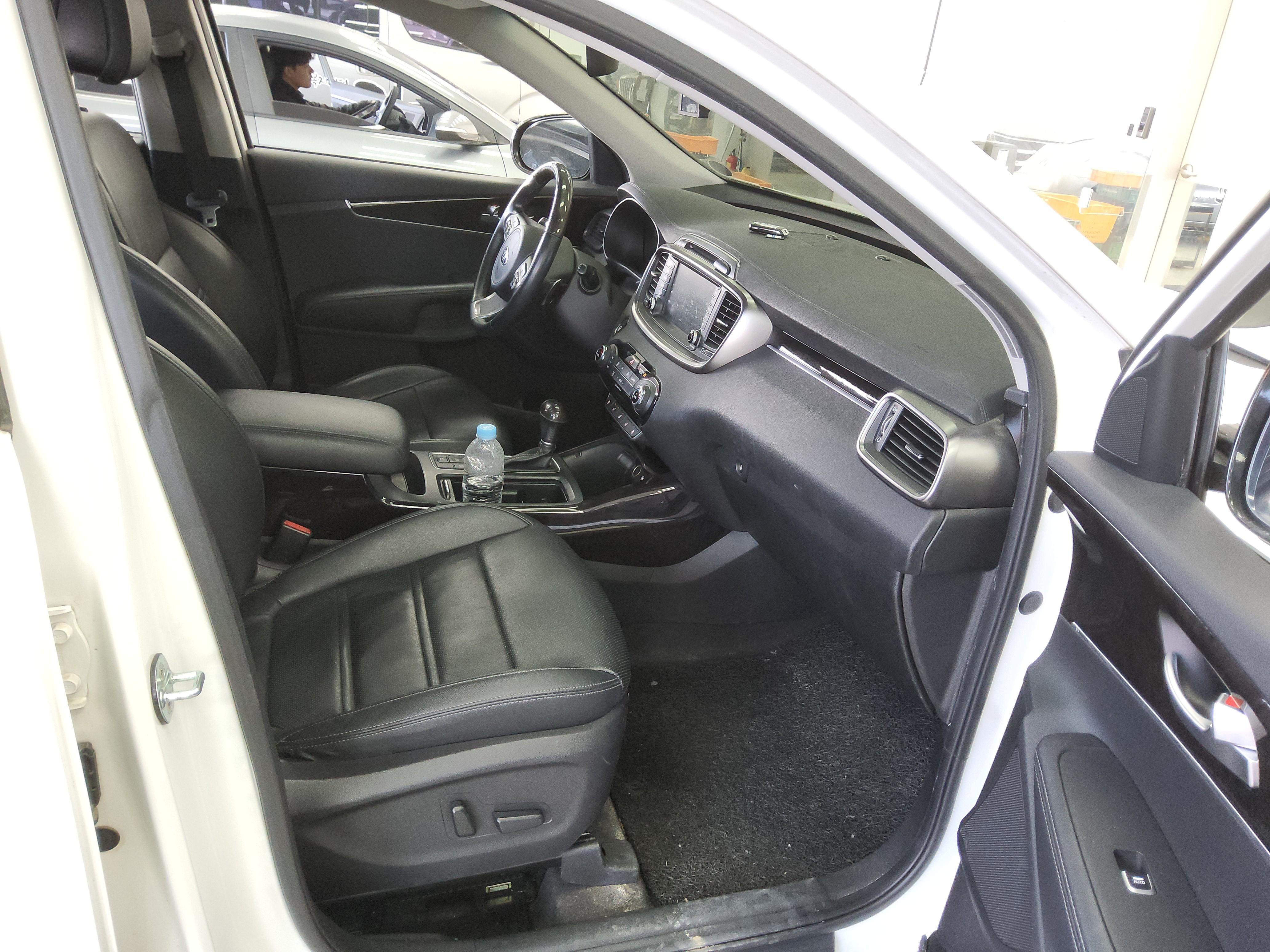 كيا سورينتو 2017 - صورة 13