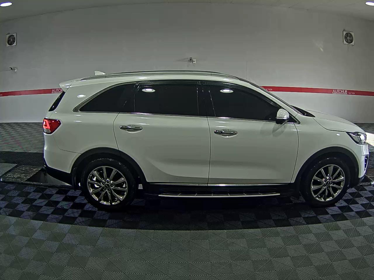 كيا سورينتو 2017 - صورة 3