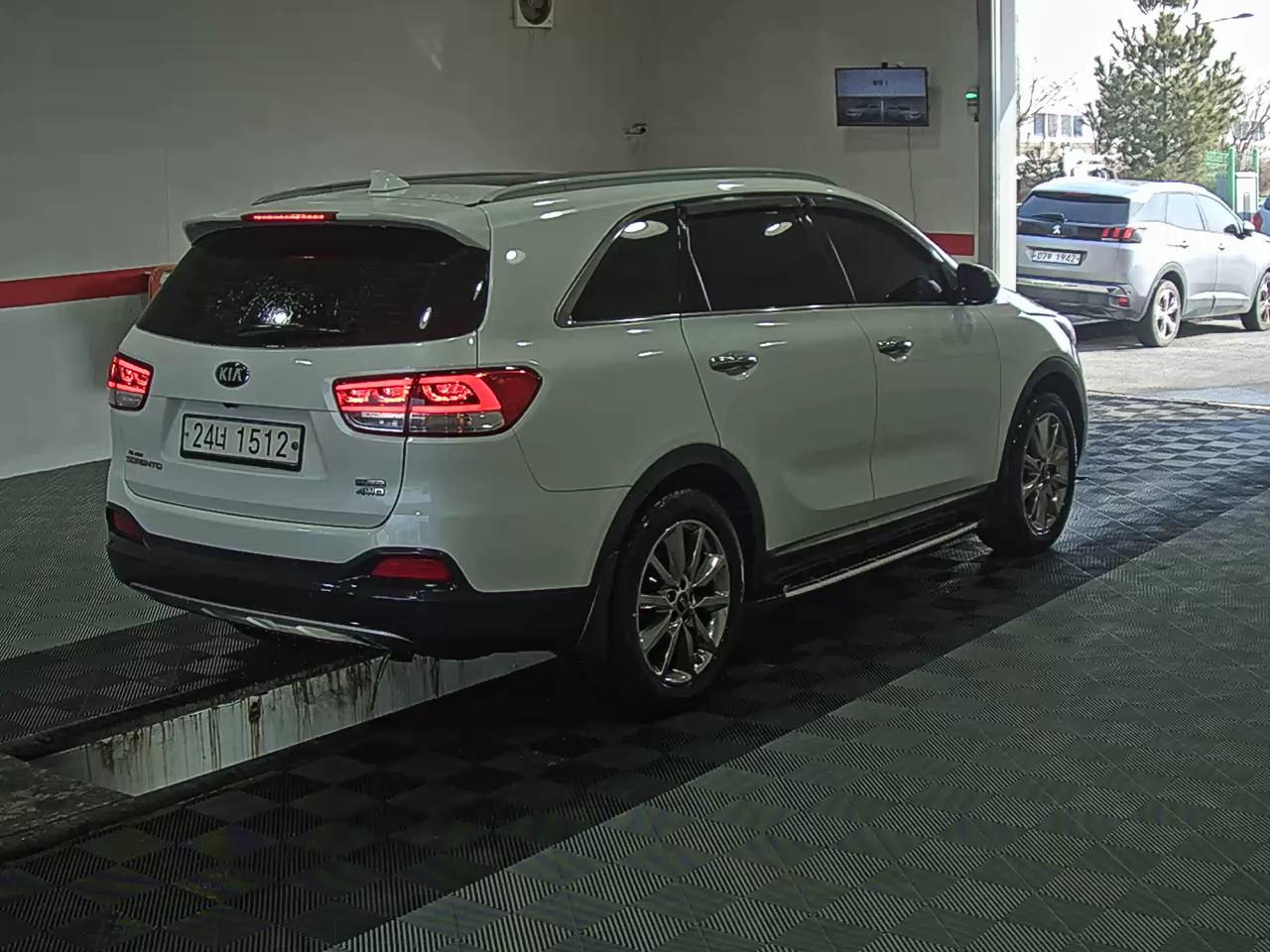 كيا سورينتو 2017 - صورة 4