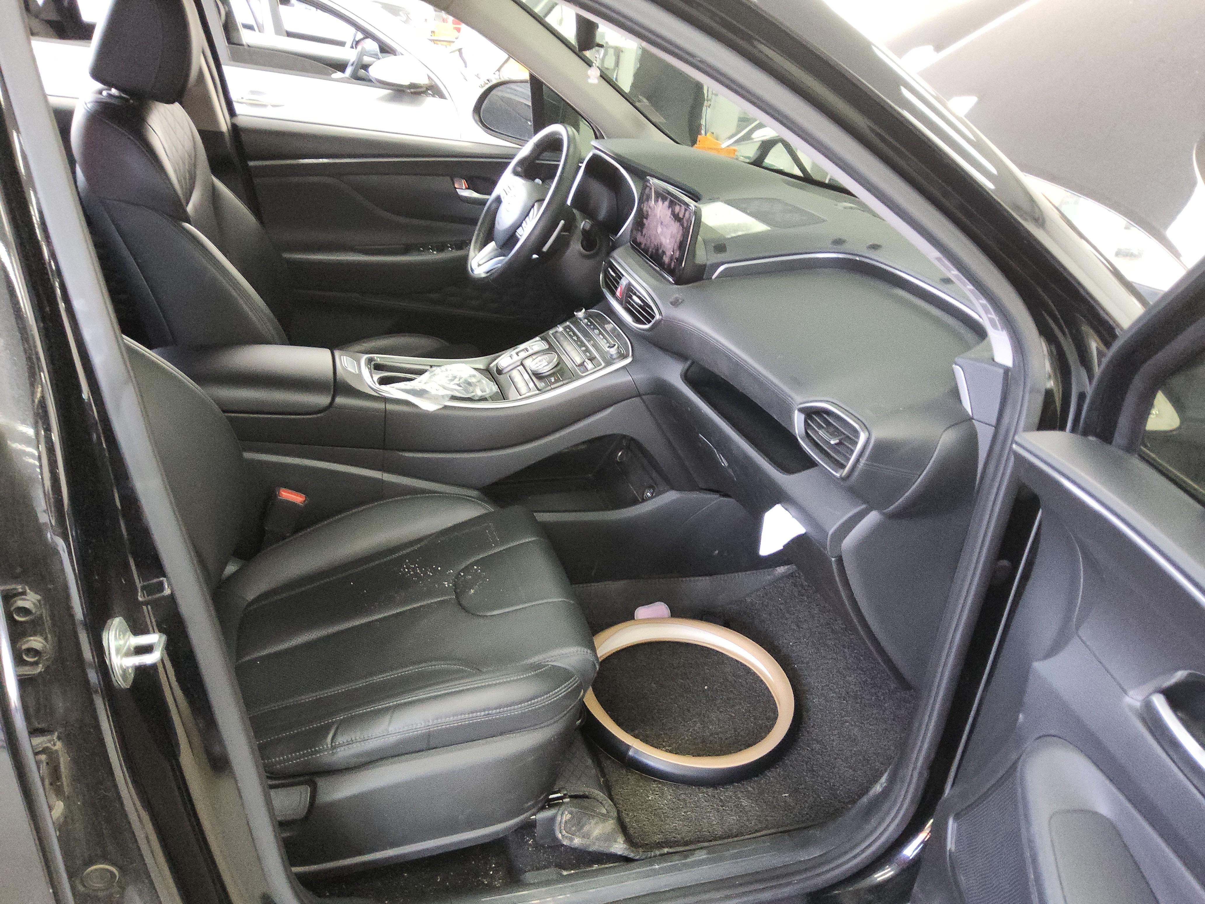 هيونداي - SANTA FE - Image 13