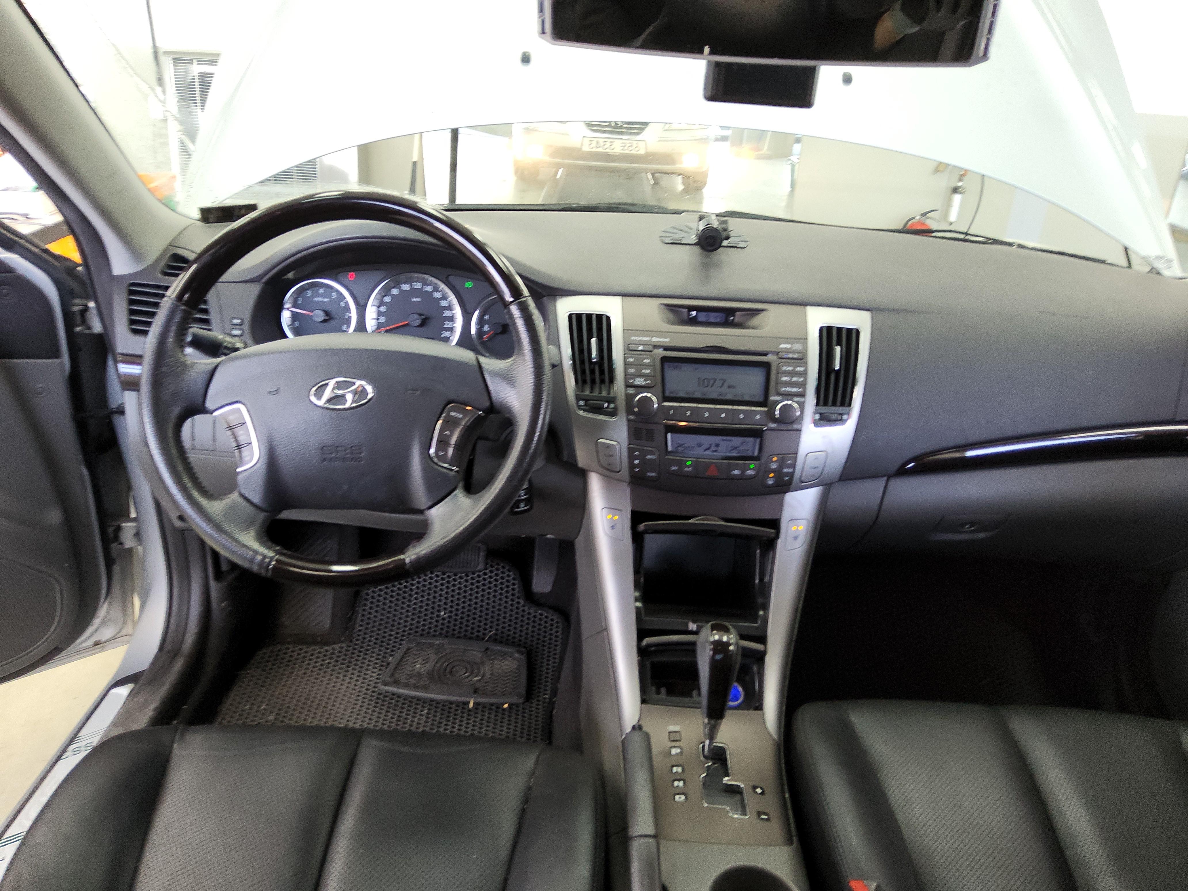 هيونداي سوناتا 2010 - صورة 11