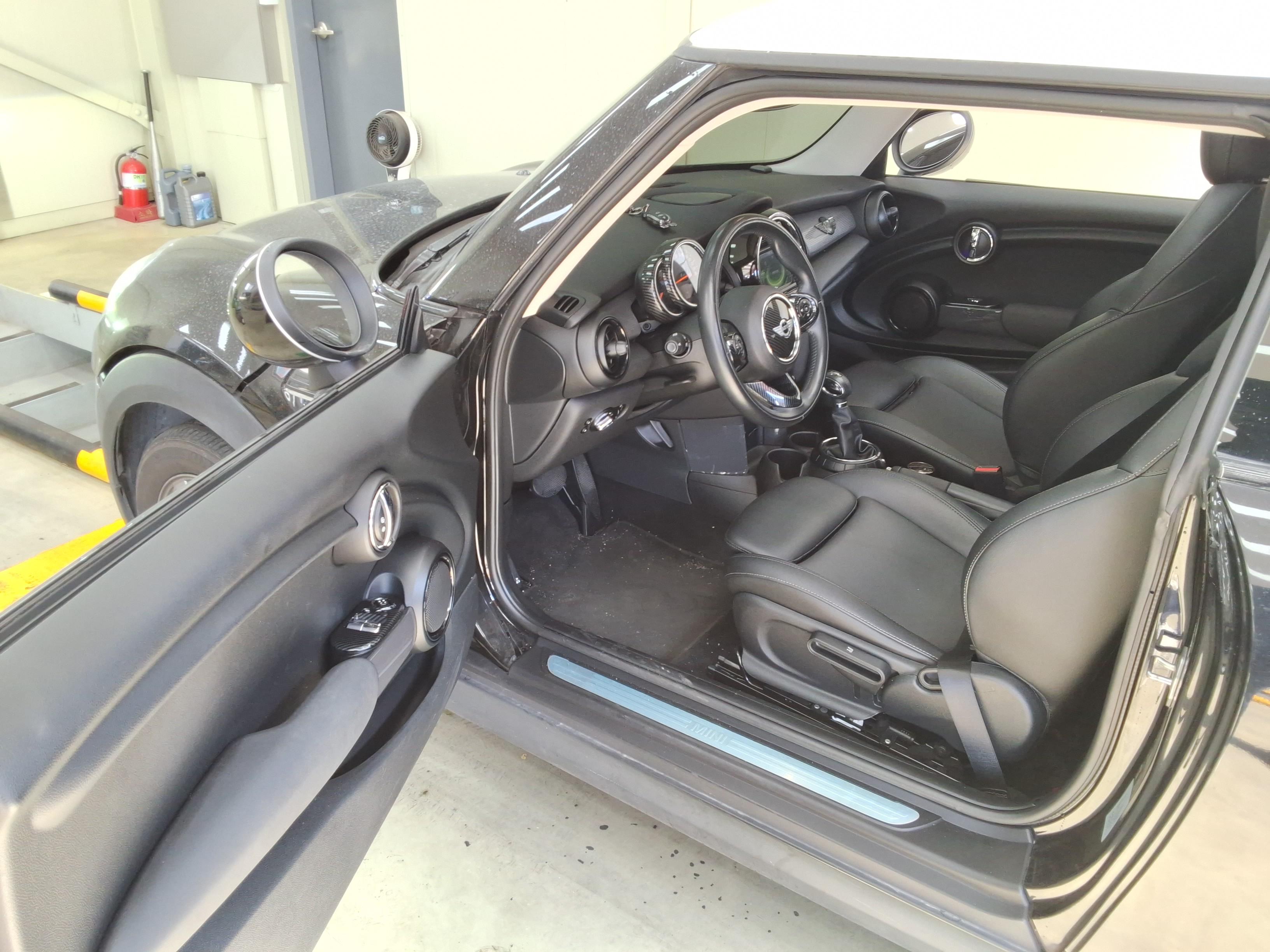 BMW MINI 2017 - Image 9