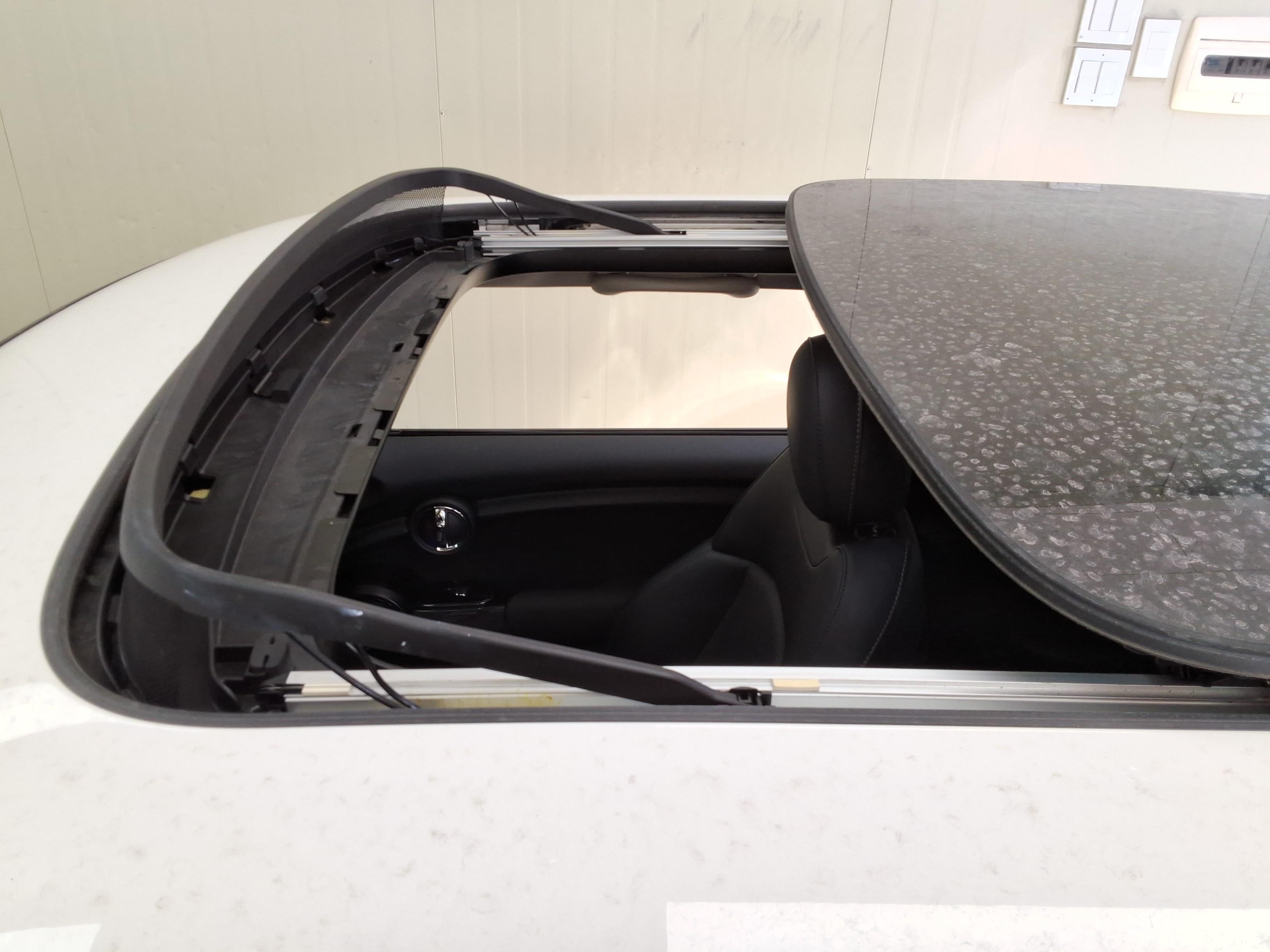 BMW MINI 2017 - Image 18