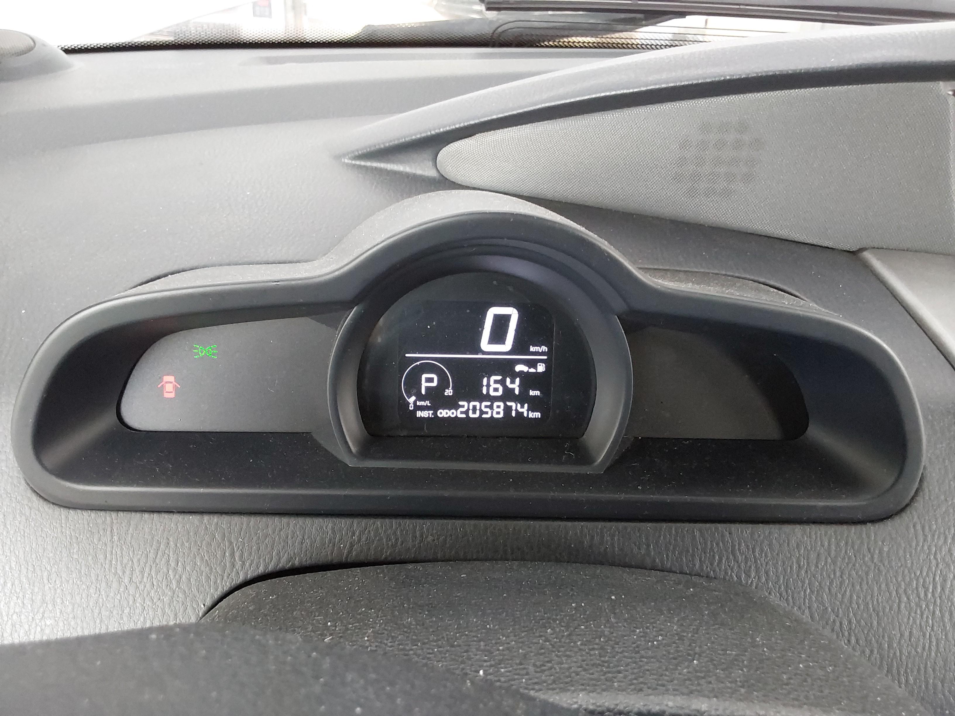 KG Mobility Korando Turismo 2015 - Image 8