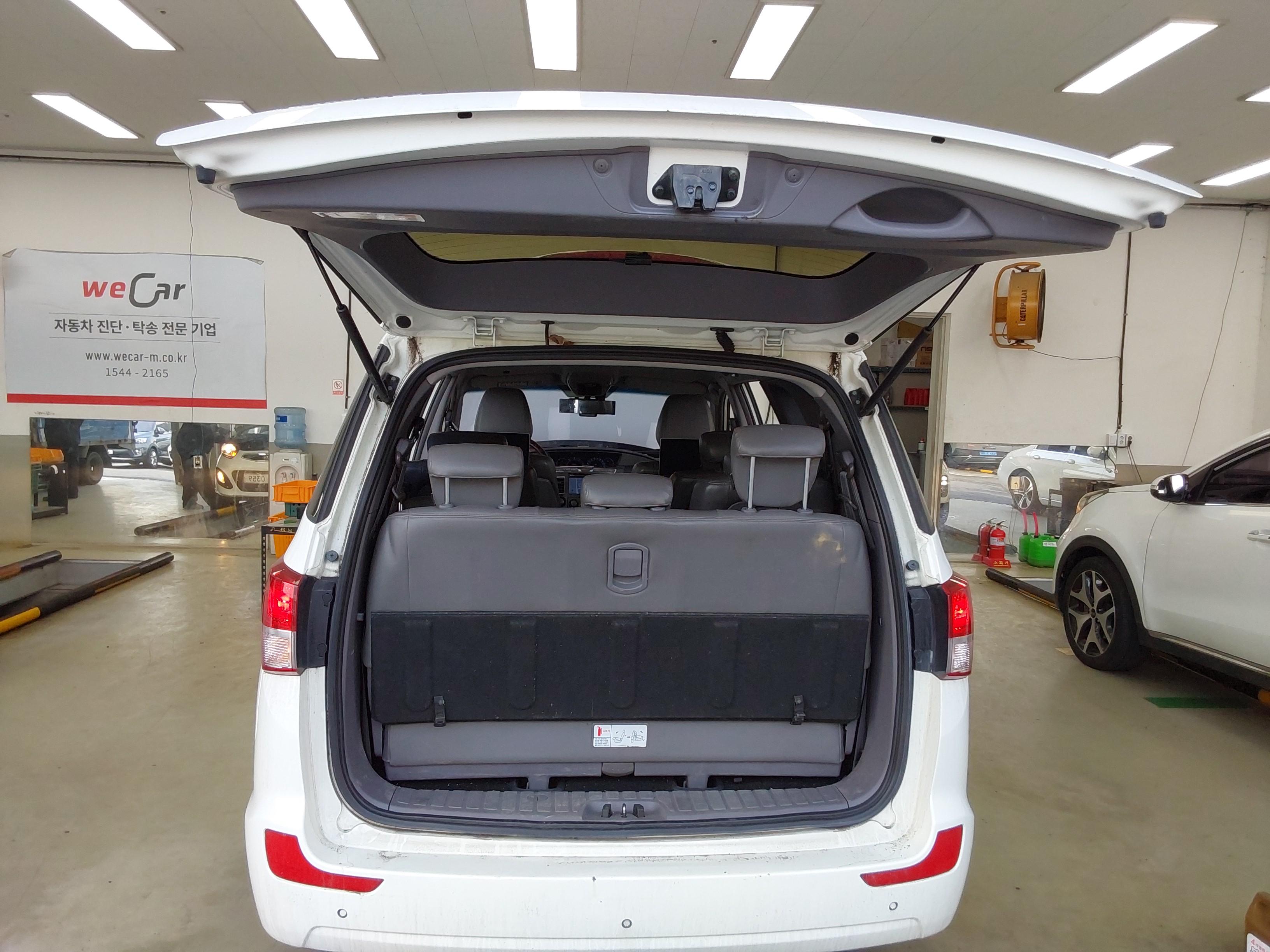 KG Mobility Korando Turismo 2015 - Image 12