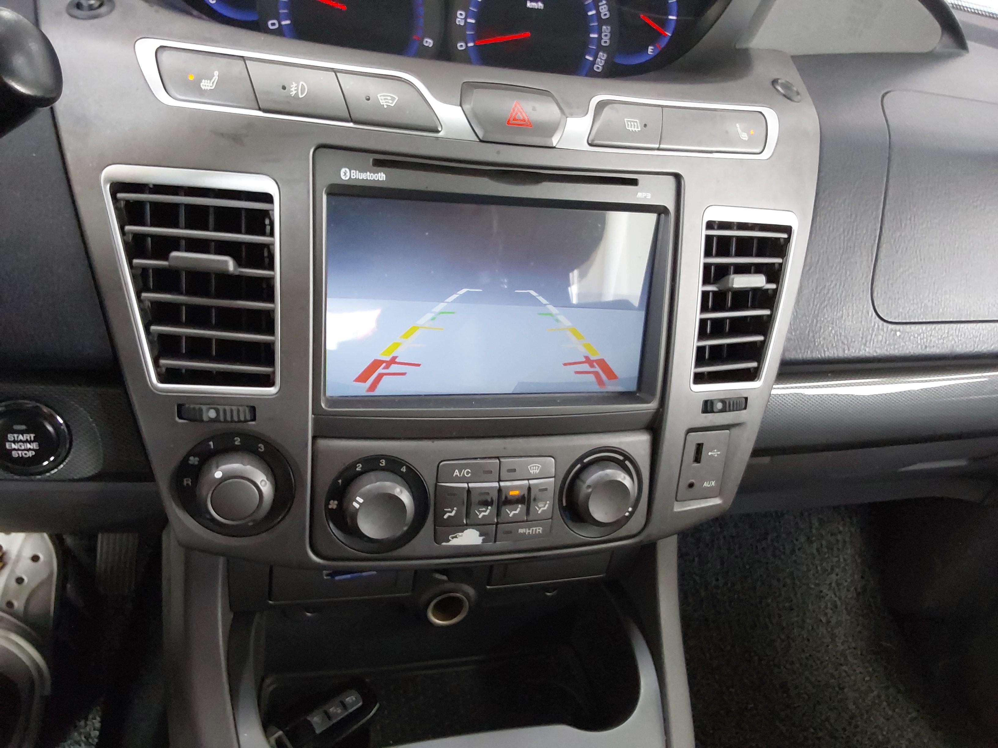 KG Mobility Korando Turismo 2015 - Image 16