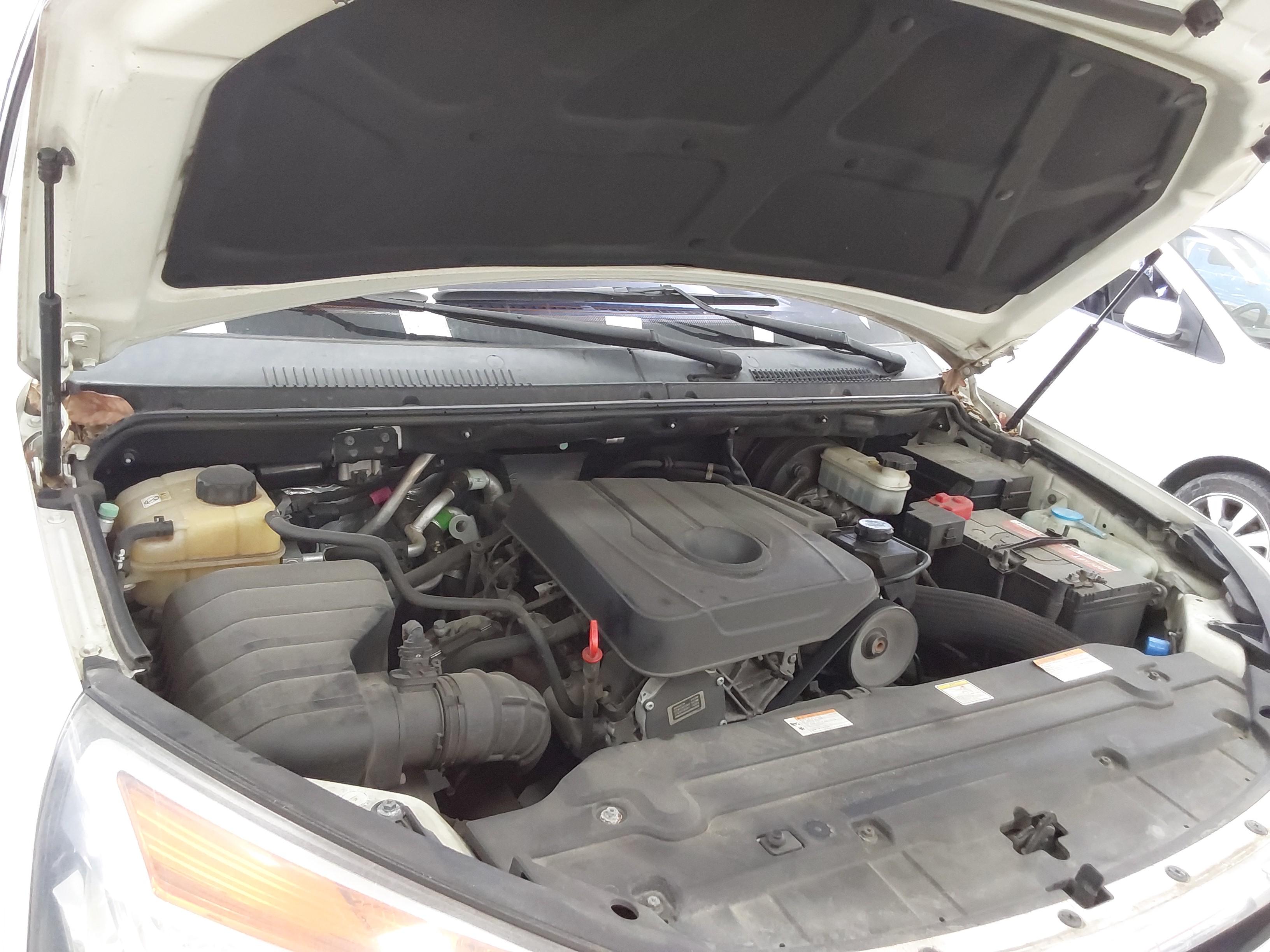 KG Mobility Korando Turismo 2015 - Image 18