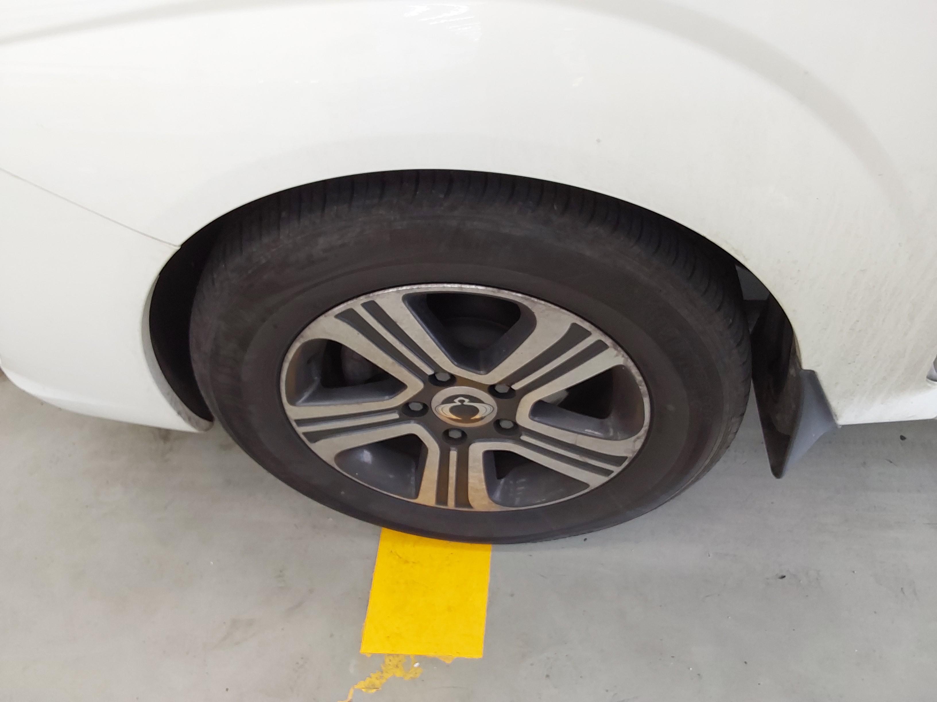 KG Mobility Korando Turismo 2015 - Image 19