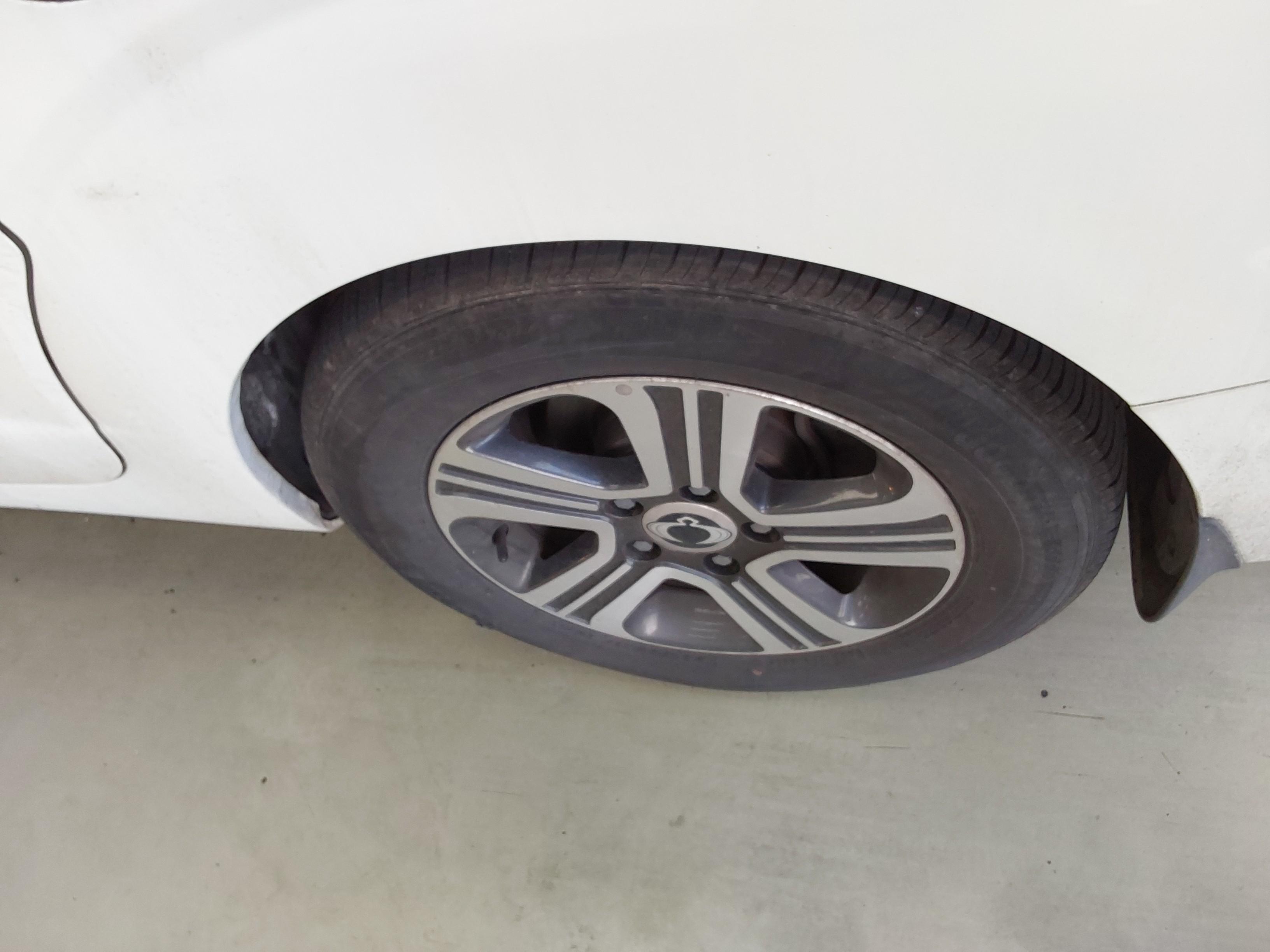 KG Mobility Korando Turismo 2015 - Image 20