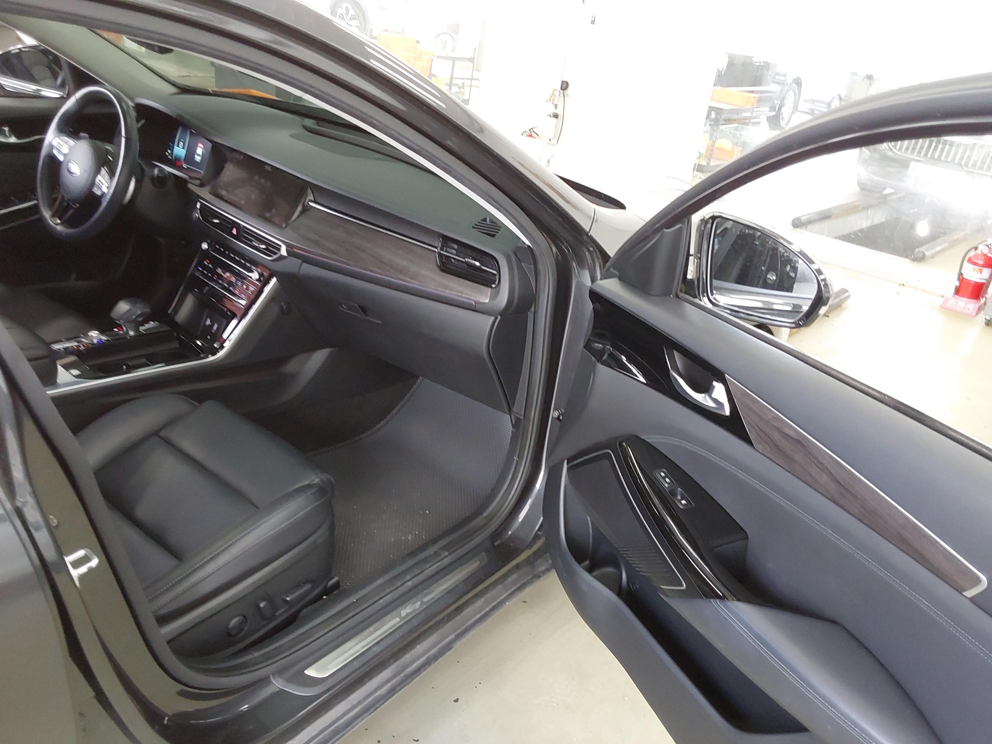 كيا K7 2020 - صورة 16