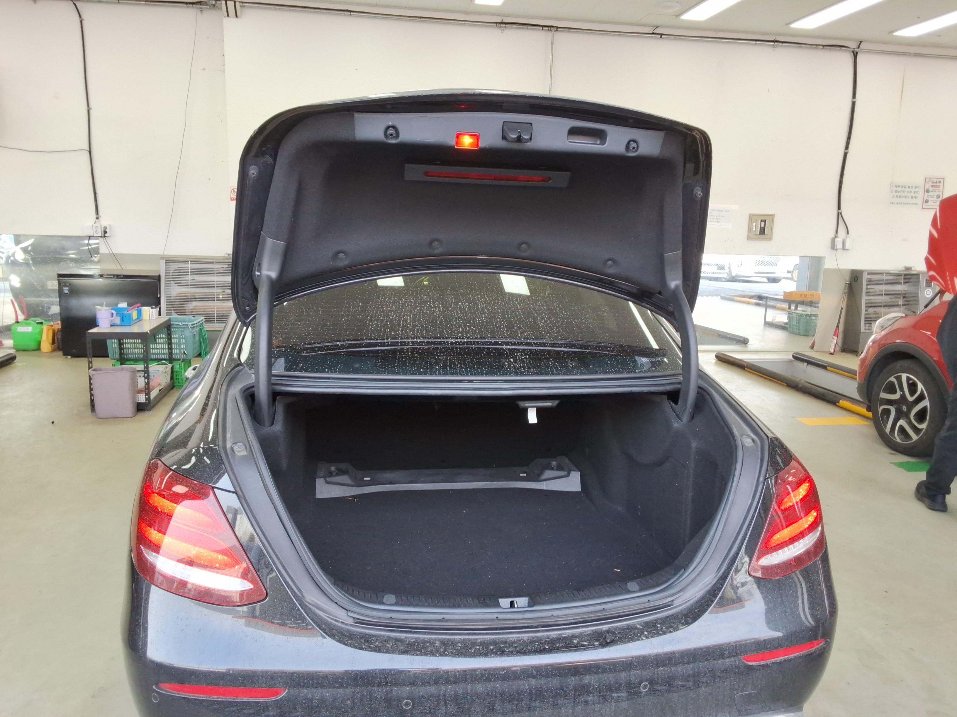 메르세데스-벤츠 E-클래스 2019 - 이미지 15