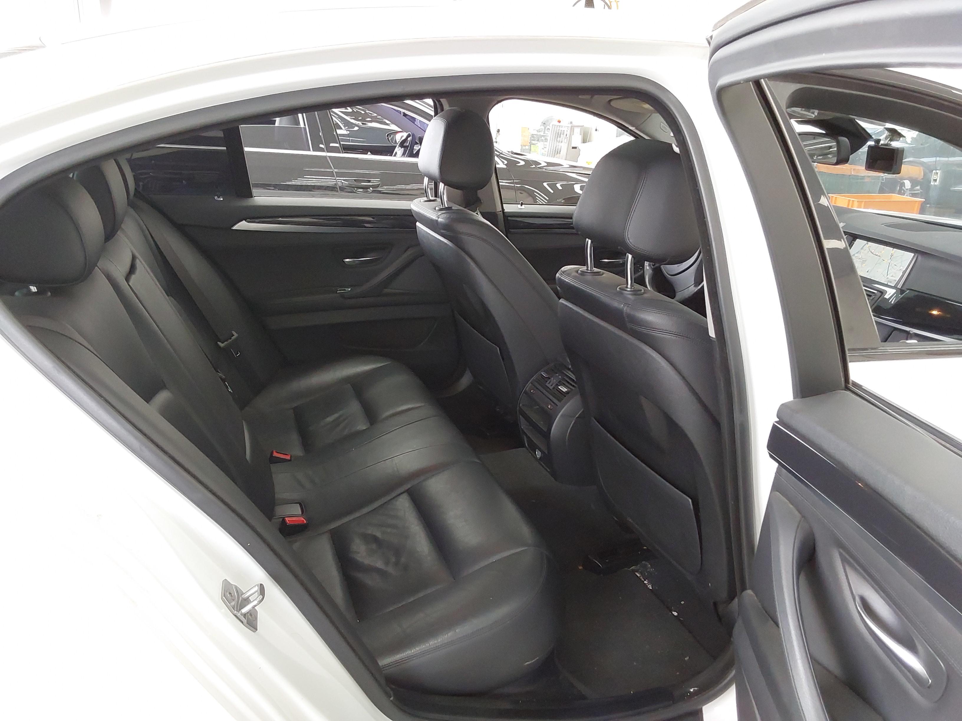 بي إم دبليو الفئة 5 2016 - صورة 13