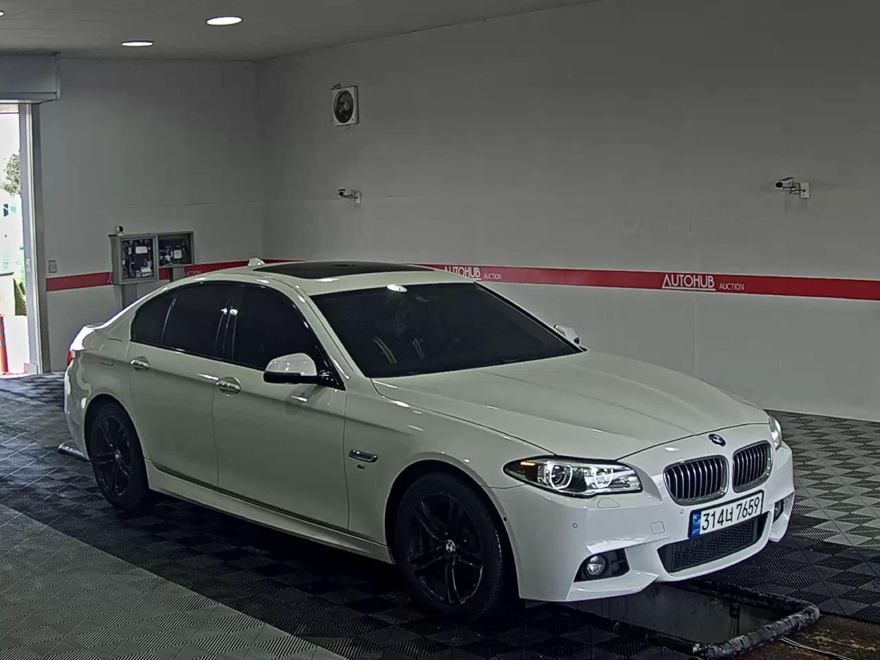 بي إم دبليو الفئة 5 2016 - صورة 2