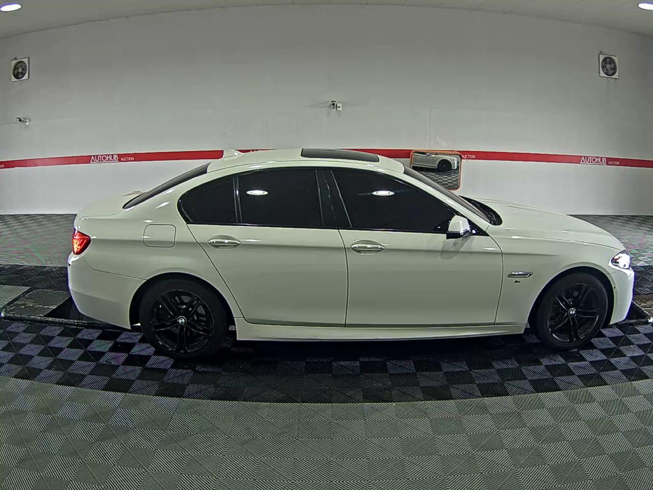 بي إم دبليو الفئة 5 2016 - صورة 3