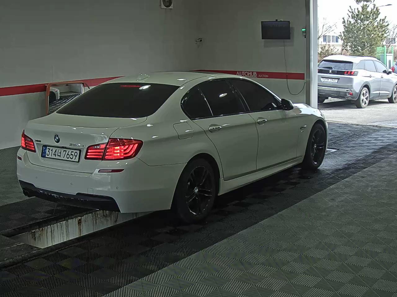 بي إم دبليو الفئة 5 2016 - صورة 4