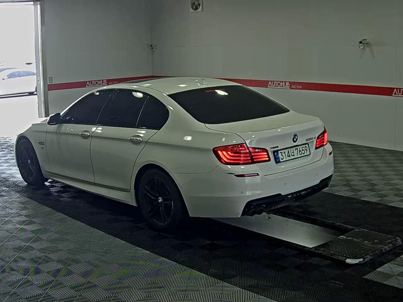 بي إم دبليو الفئة 5 2016 - صورة 5