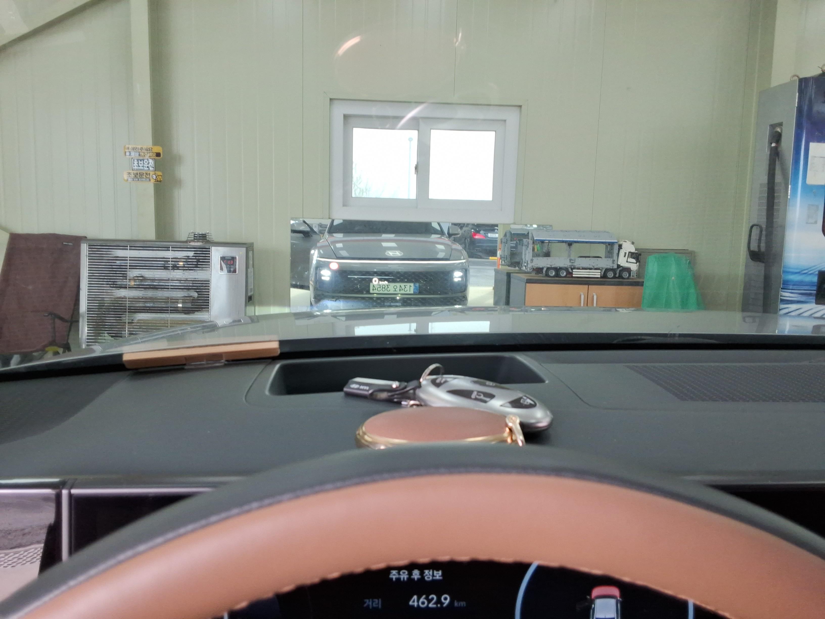 Hyundai AZERA 2023 - Image 16