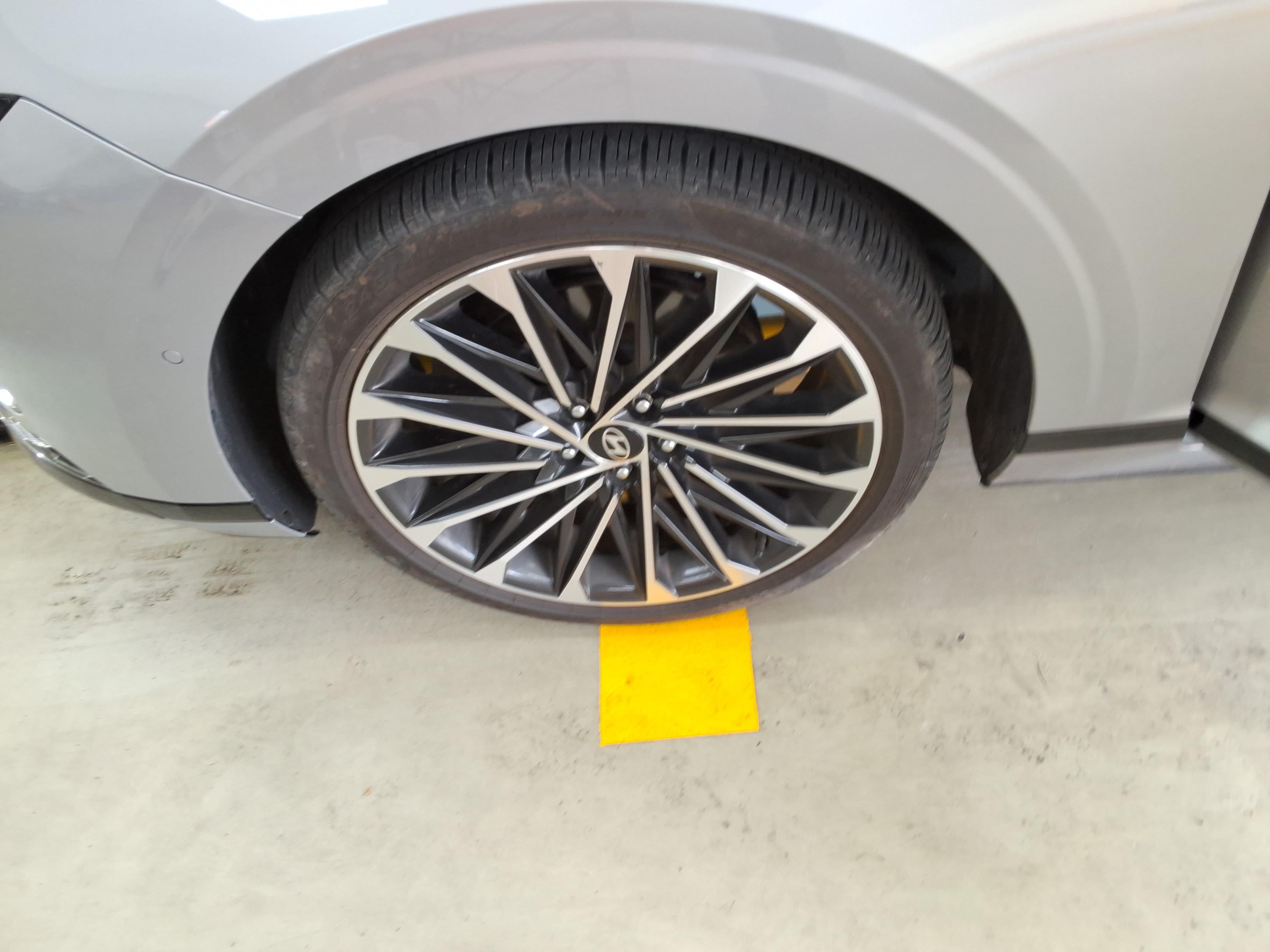 Hyundai AZERA 2023 - Image 21