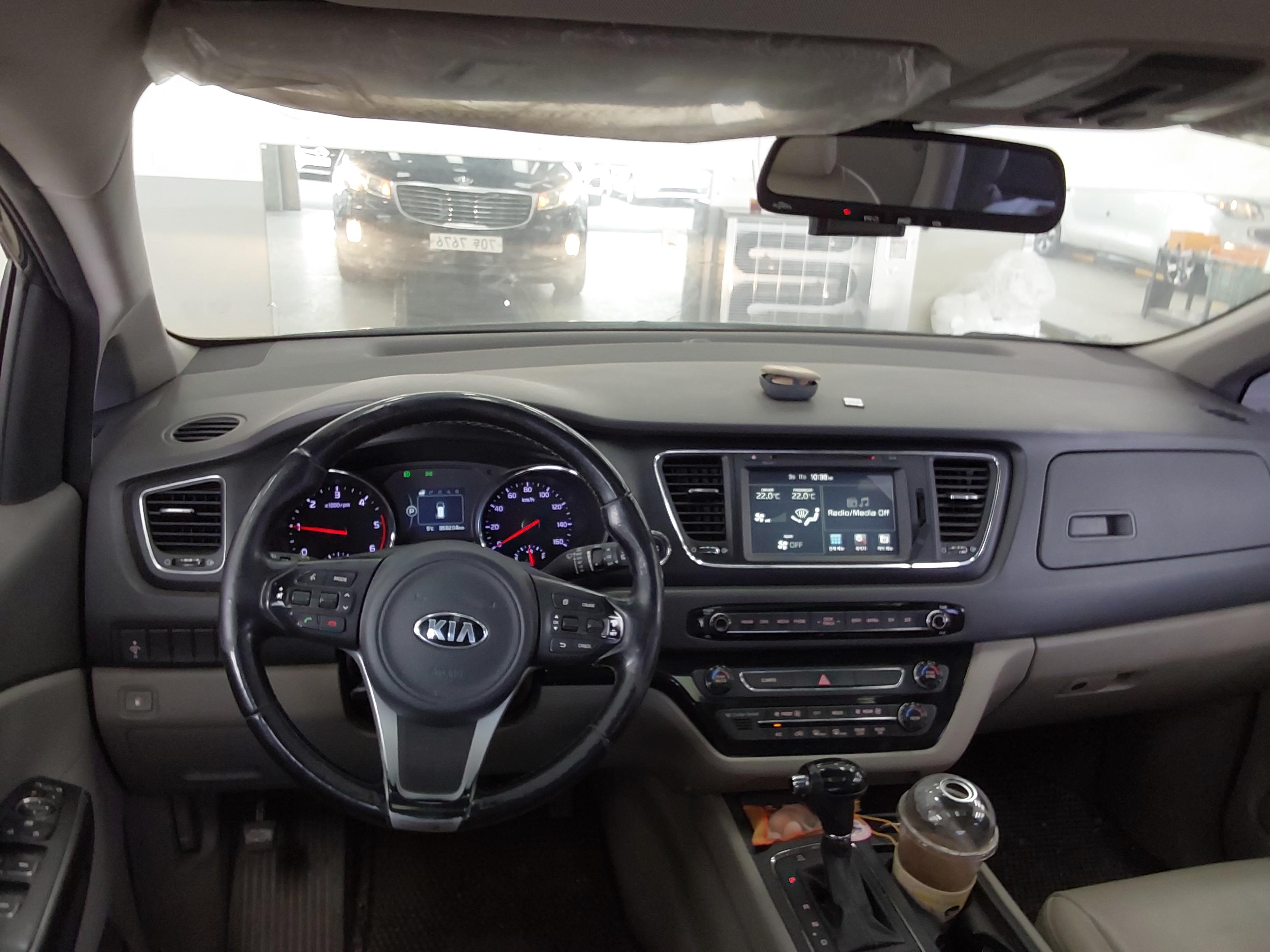 Kia New Carnival 2016 - Image 12